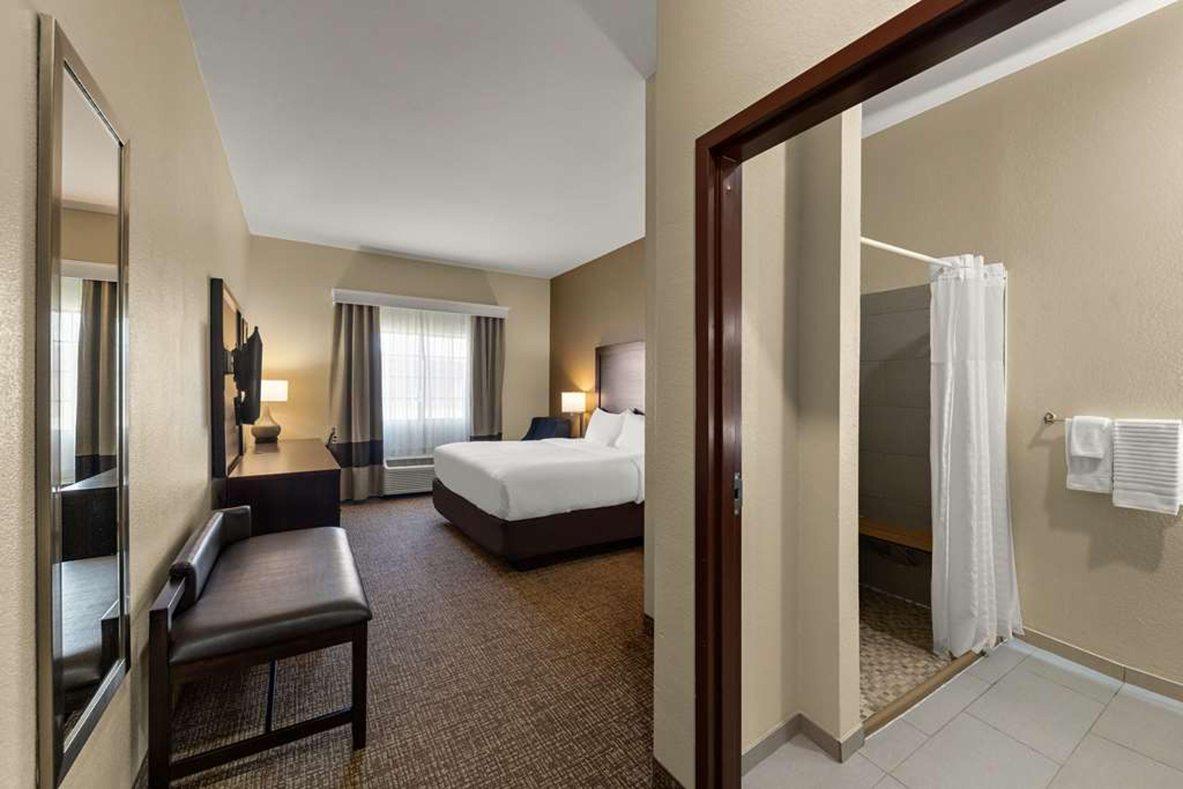 COMFORT INN AND SUITES ATOKA