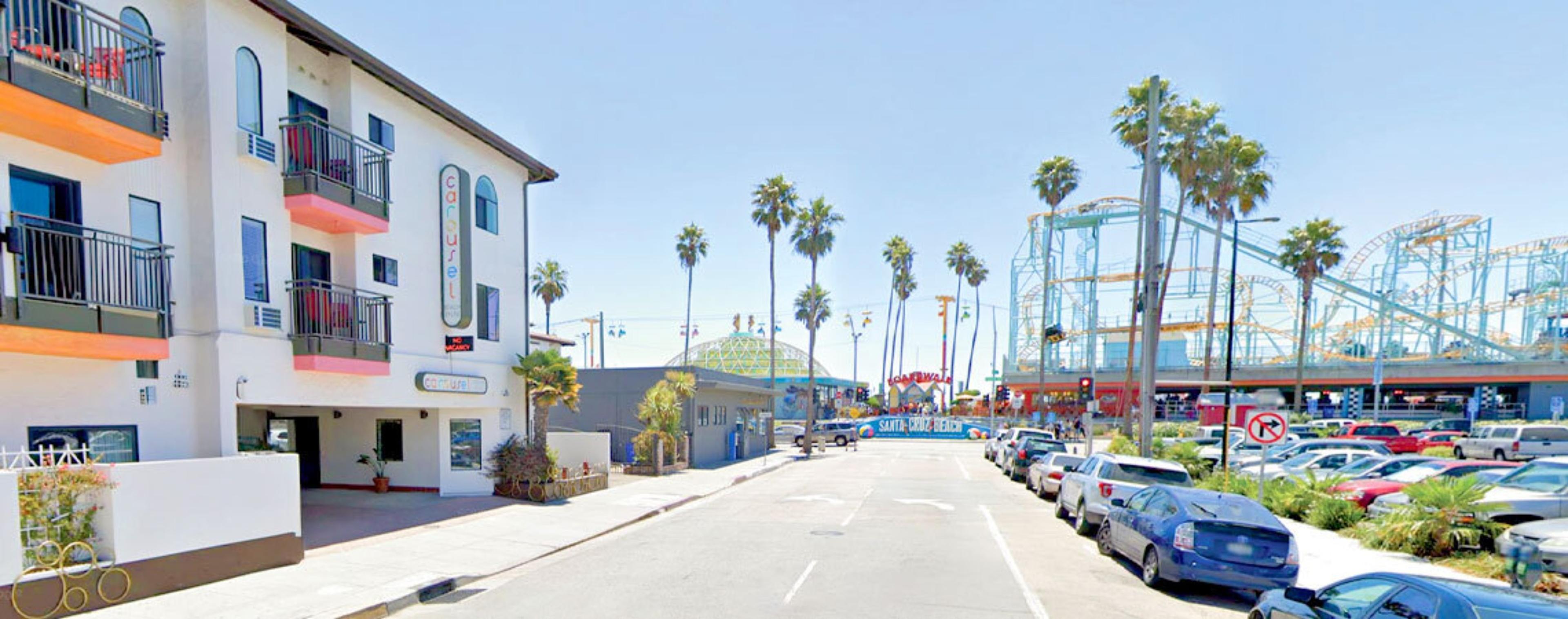 Carousel Beach Inn