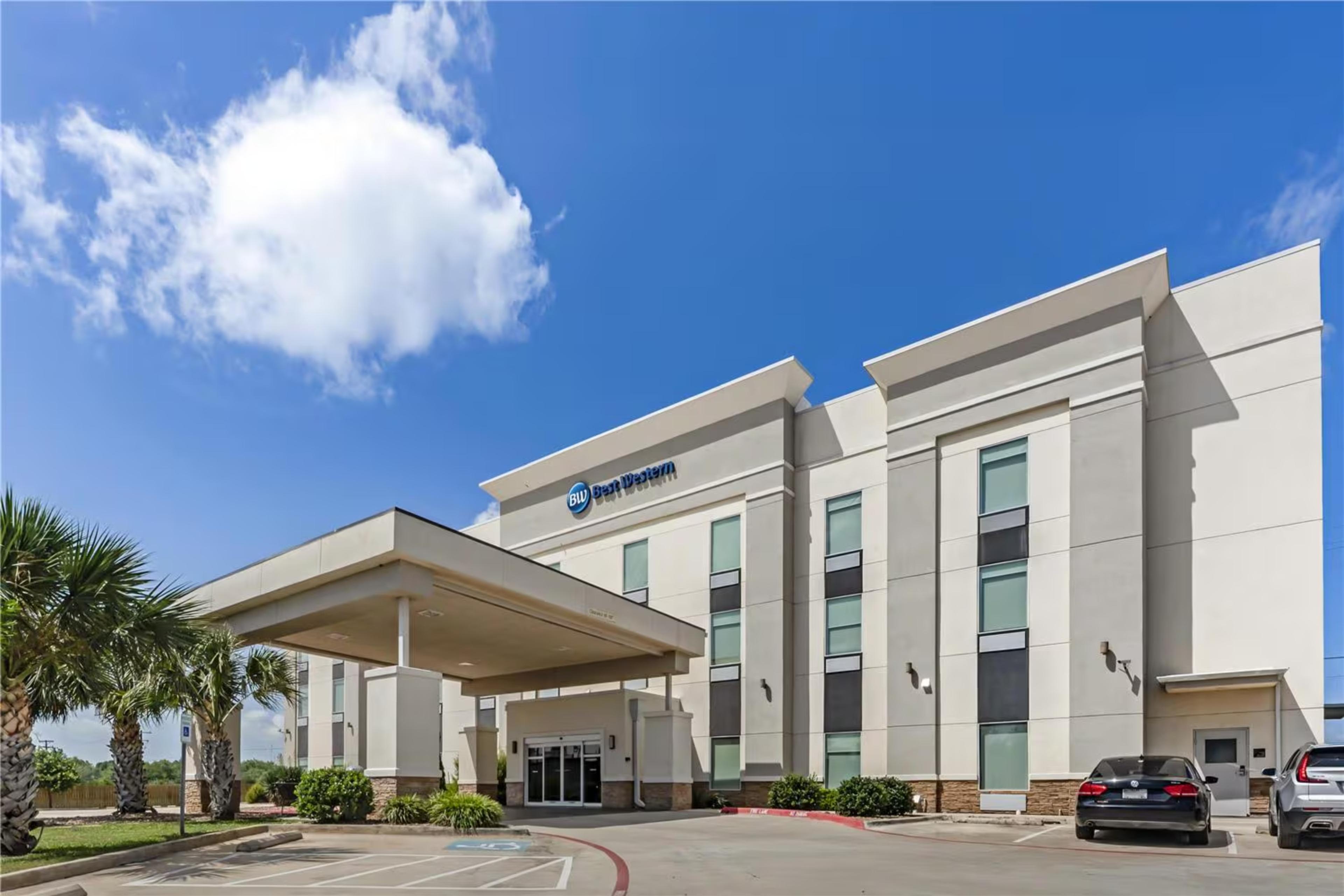 Best Western Green Oak Inn & Suites