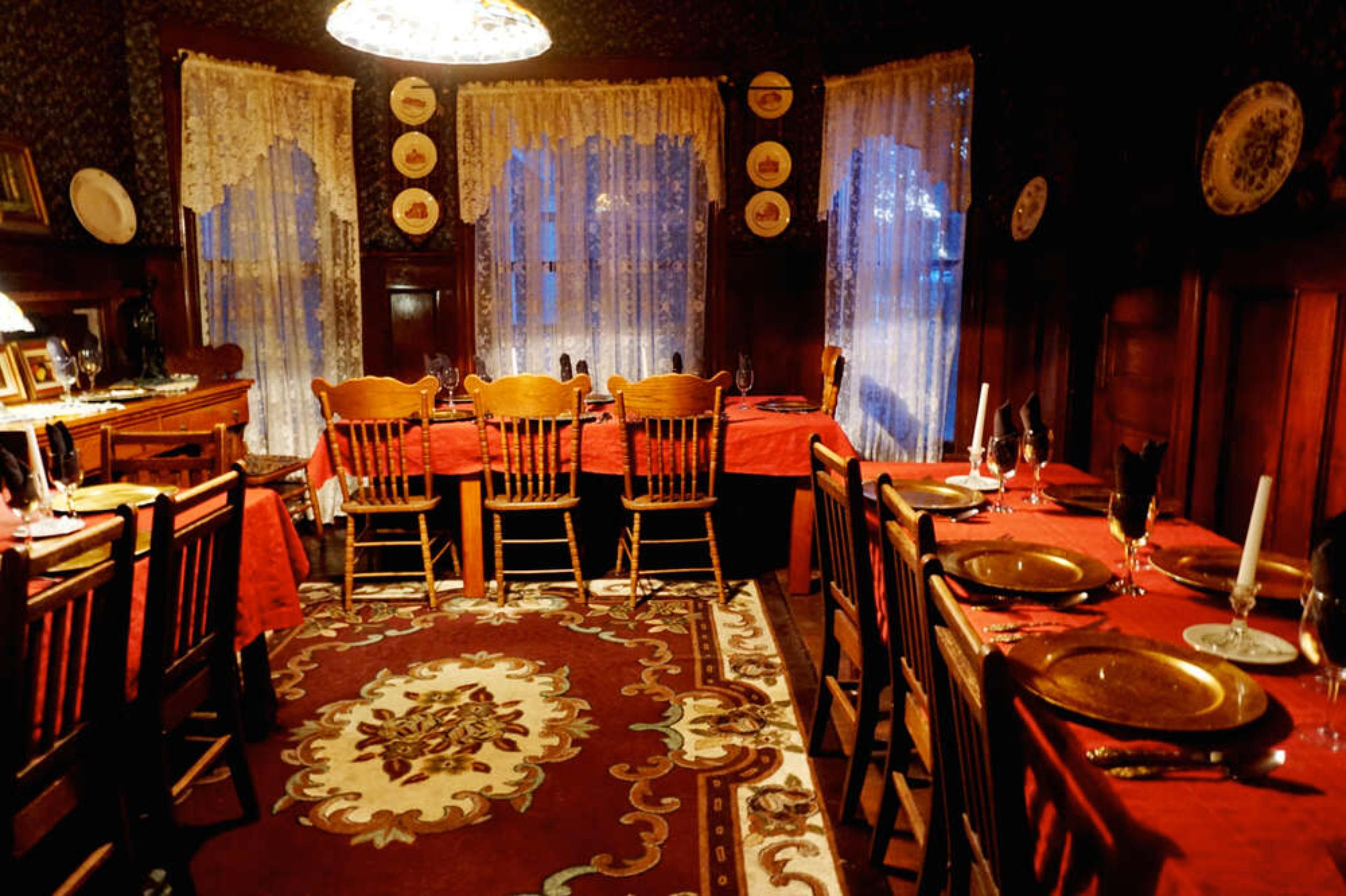 The Mystery Mansion Dinner Theater