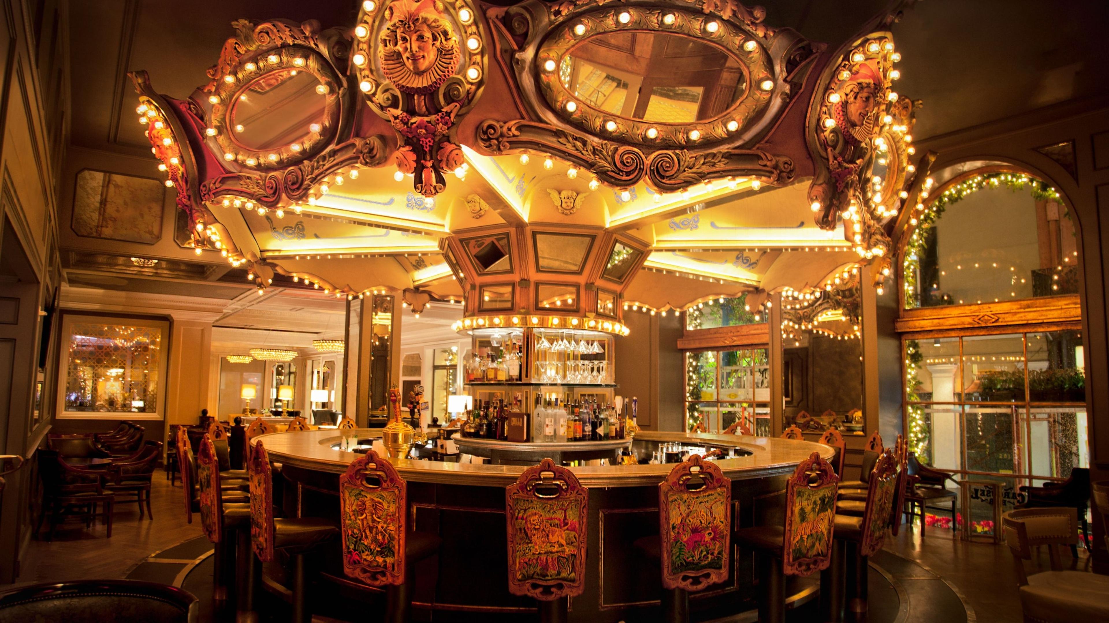 The Carousel Bar & Lounge