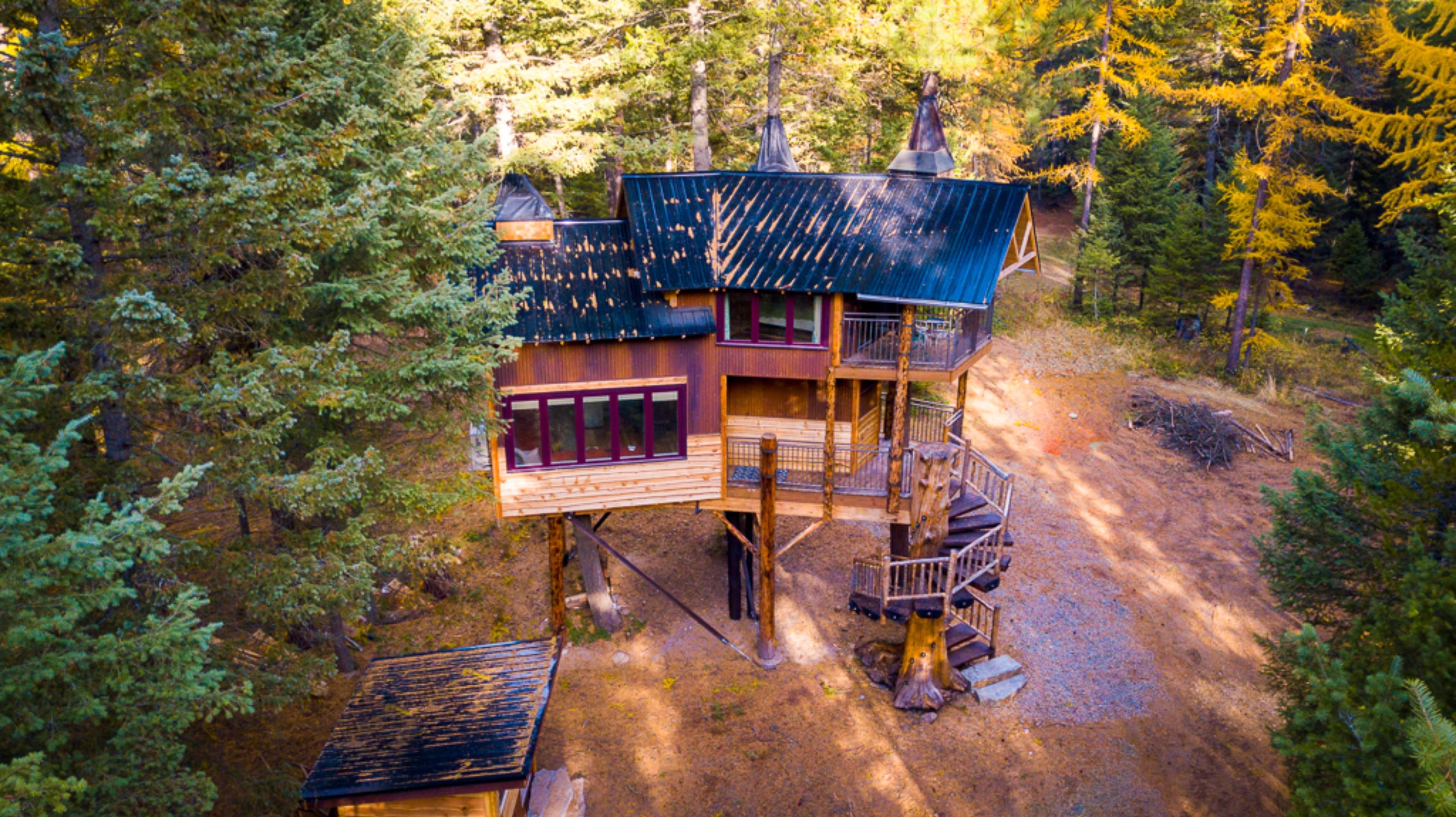 Montana Treehouse Retreat