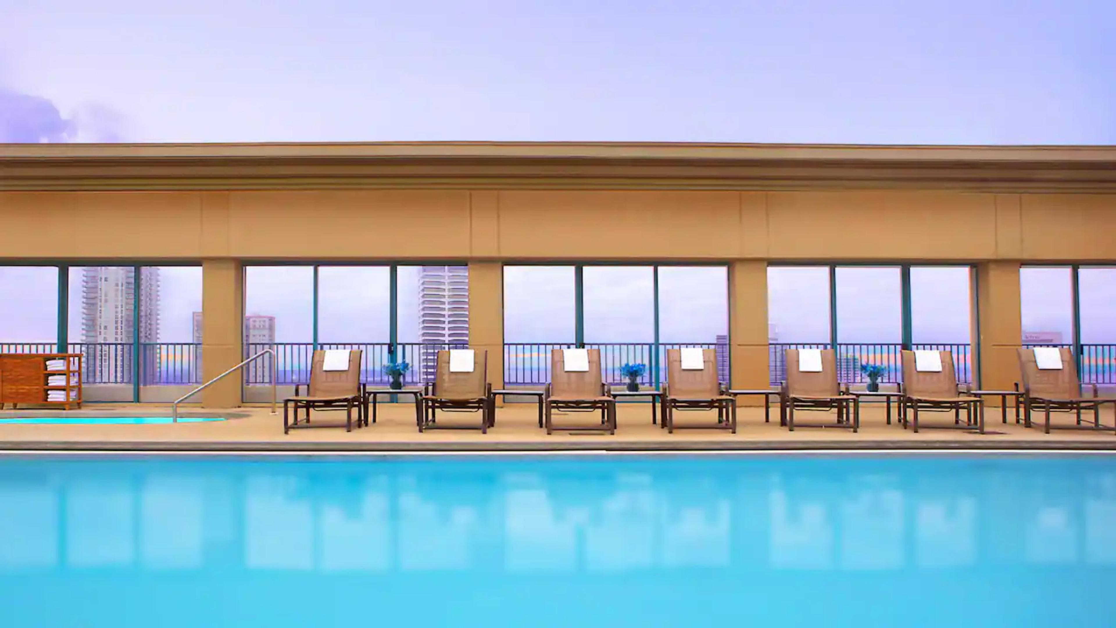 River Breeze Pool Bar