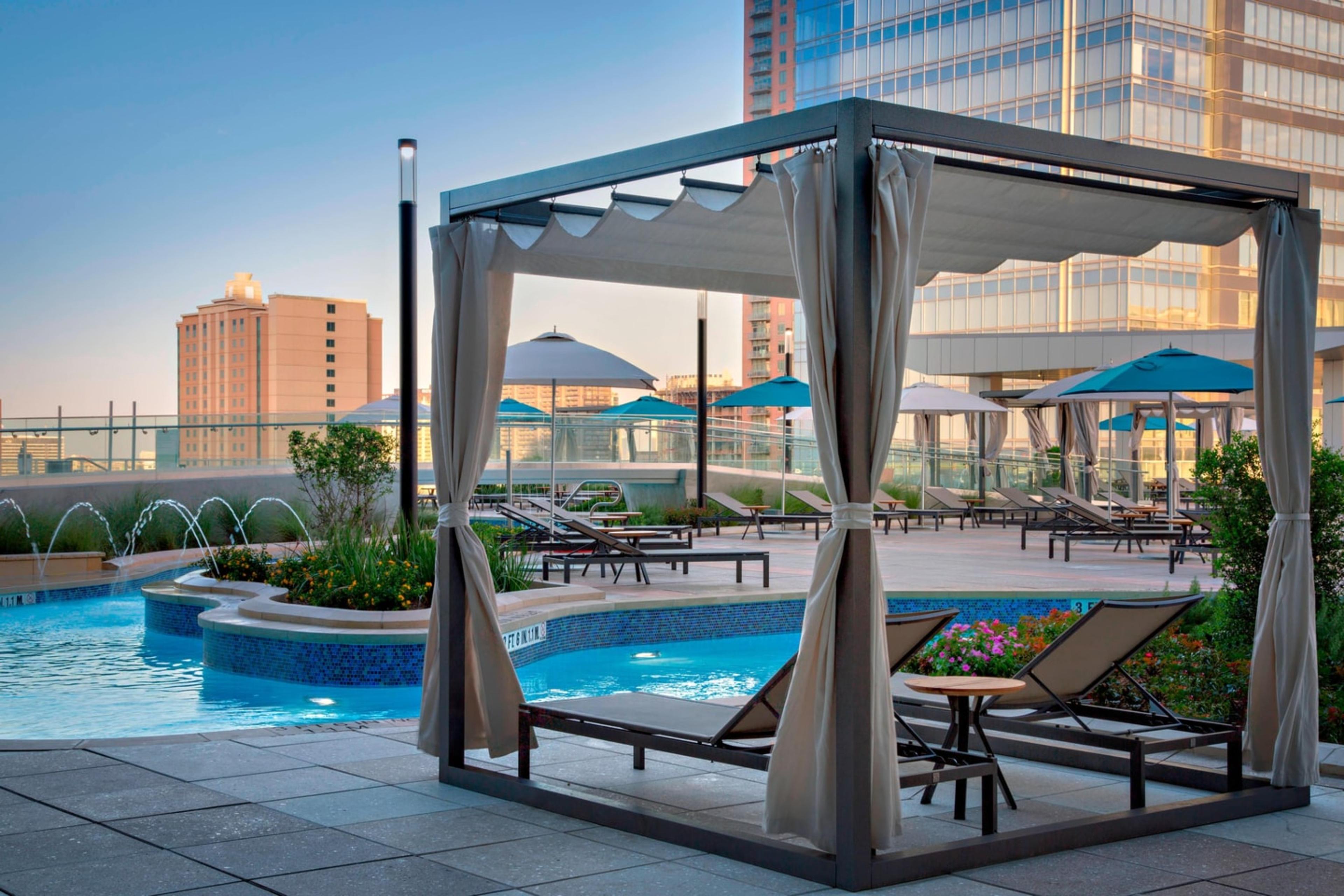 Altitude Rooftop & Pool at Marriott Marquis Houston