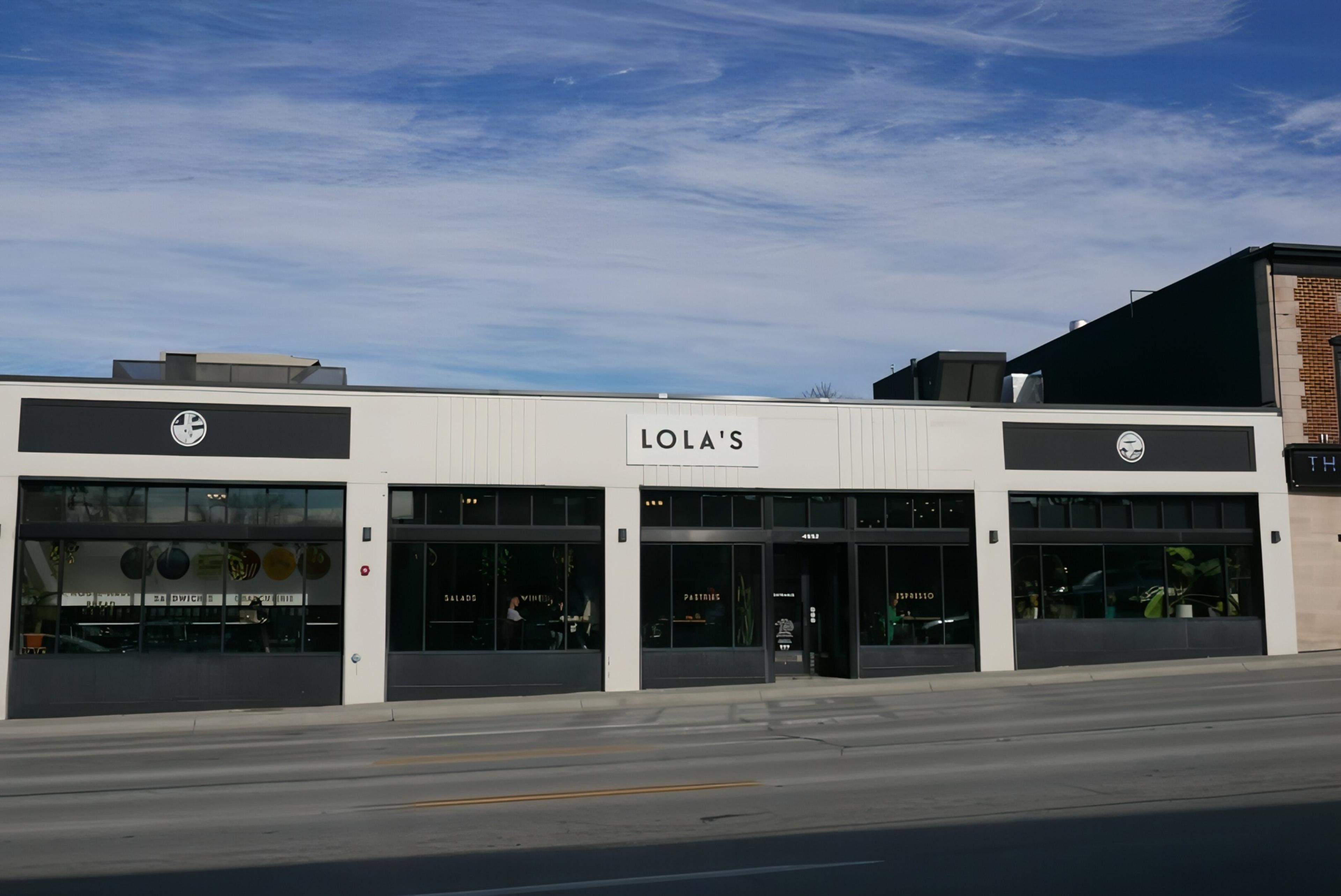Lola's Cafe