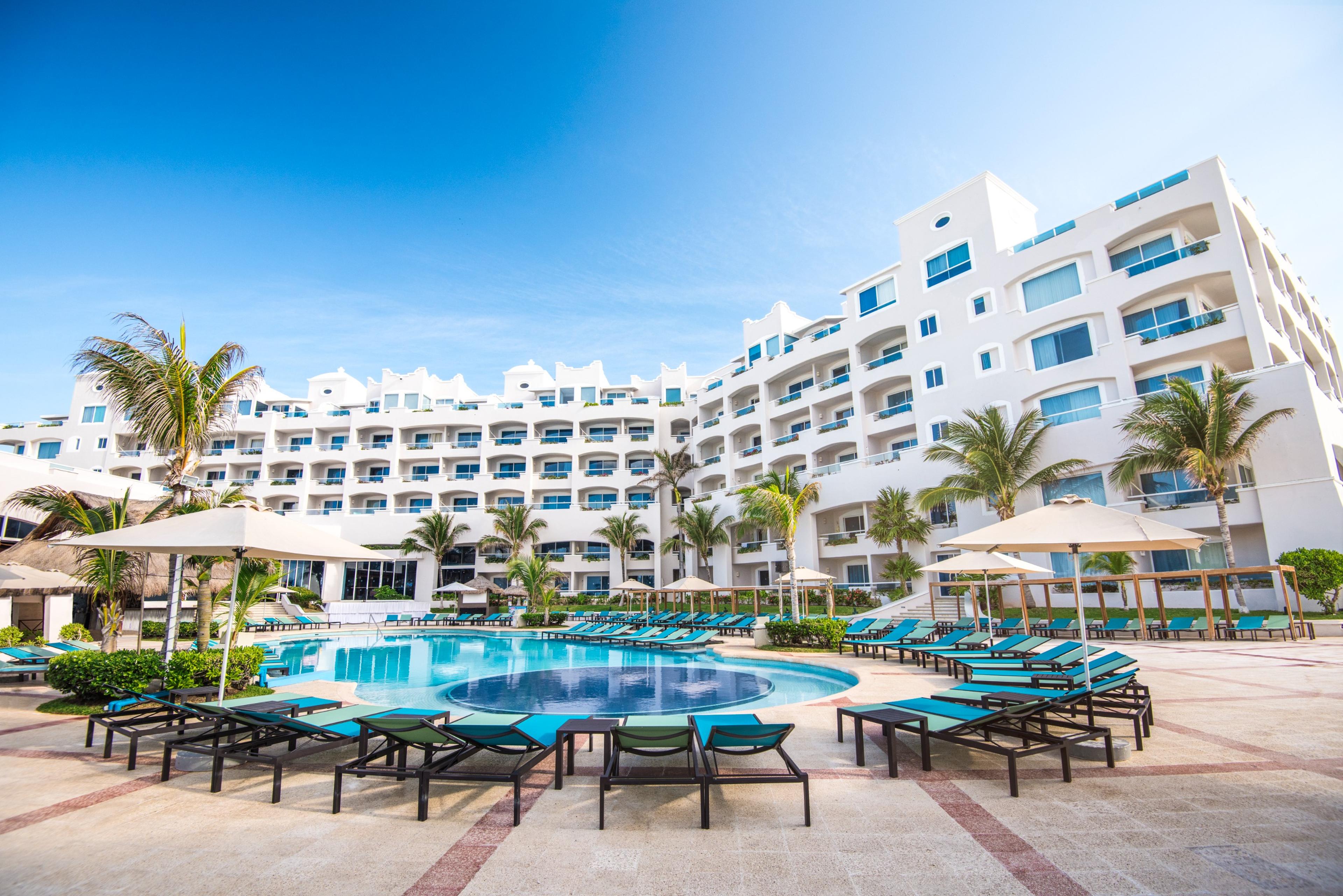 Wyndham Alltra Cancun - All-Inclusive Resort