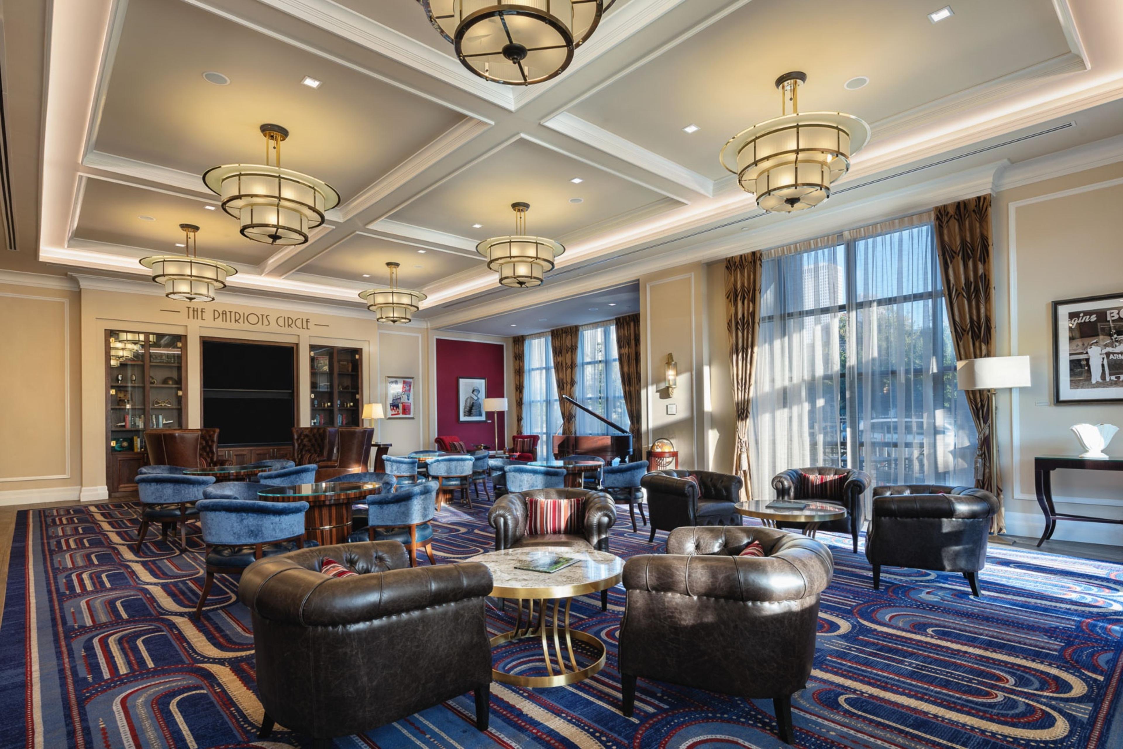 The Higgins Hotel New Orleans, Curio Collection by Hilton