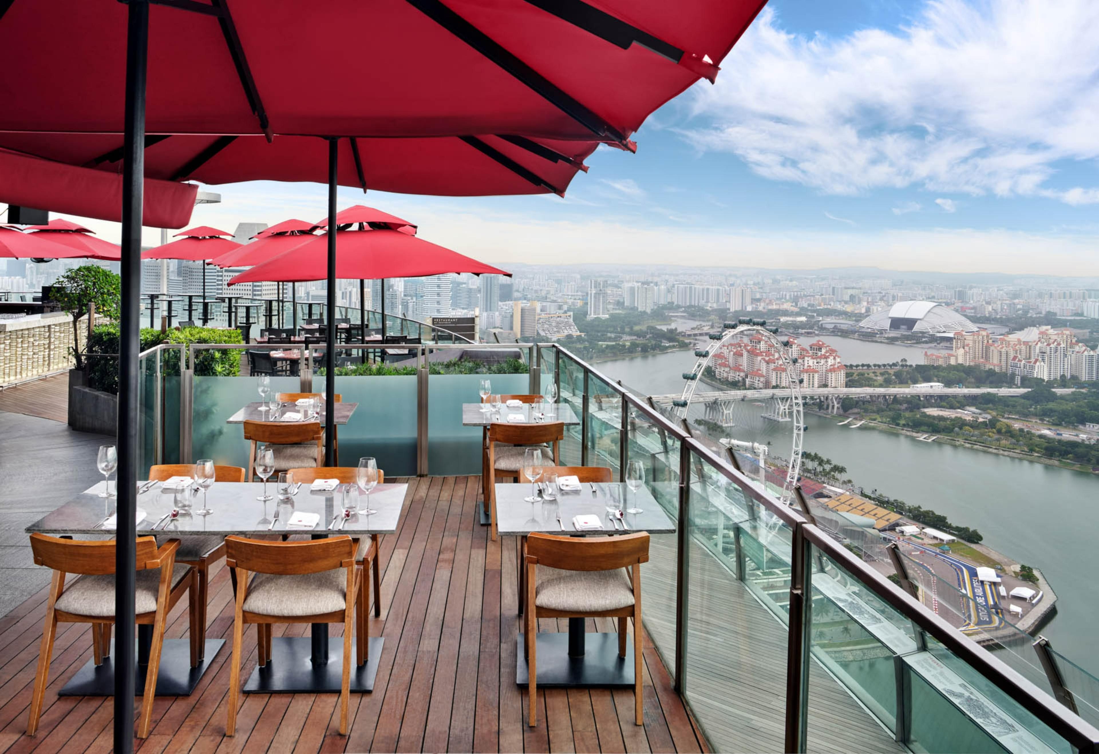 CÉ LA VI Singapore: Restaurant, SkyBar & Club Lounge