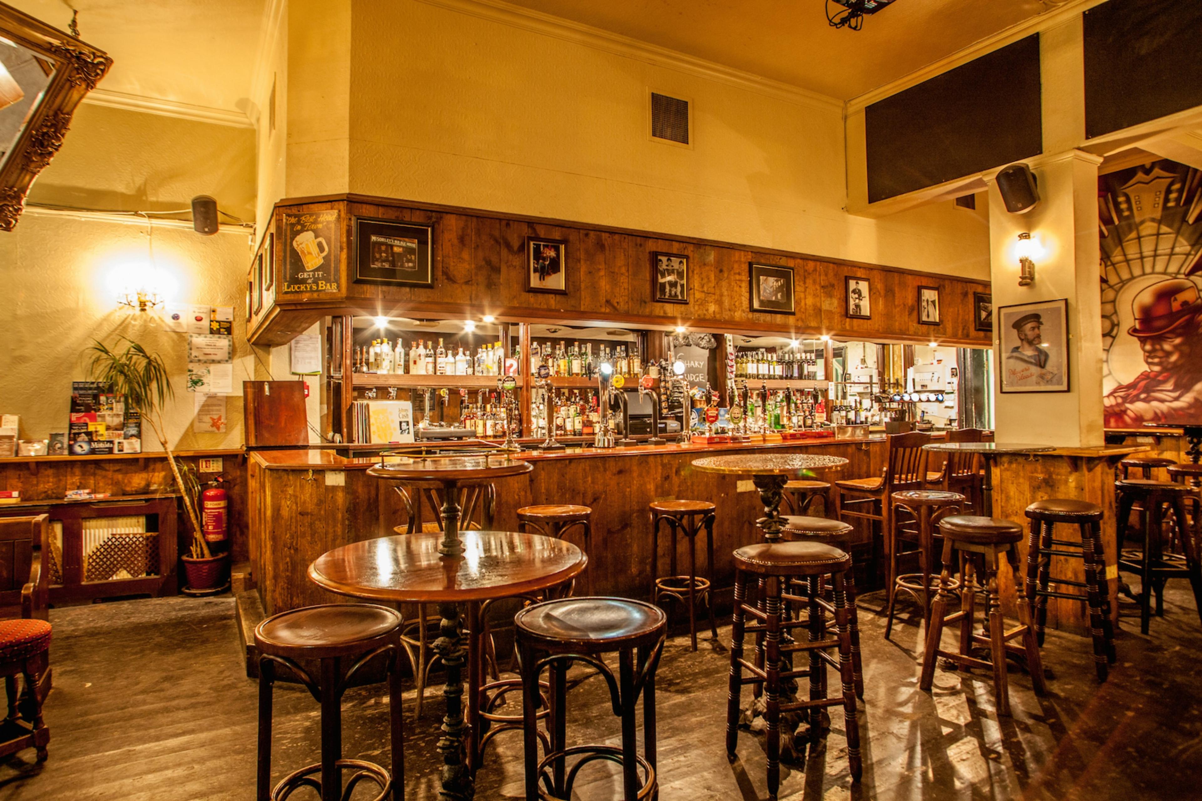 The Woodbine - Irish Pub