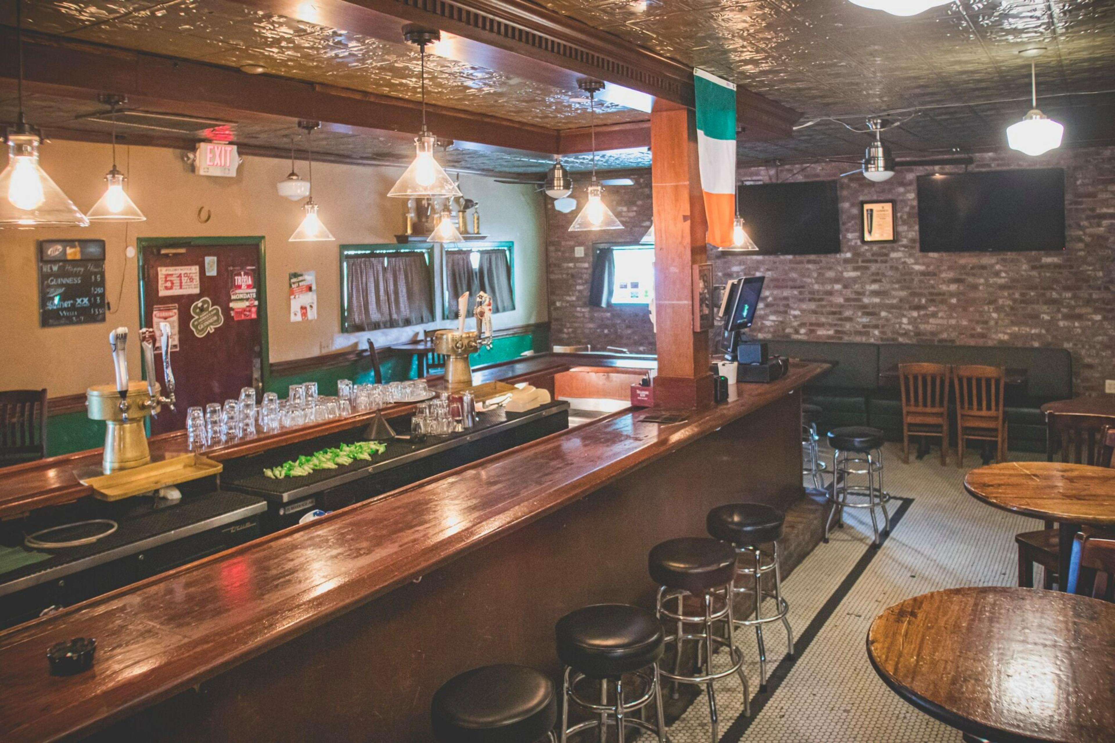 Irish pub-Kenneally's