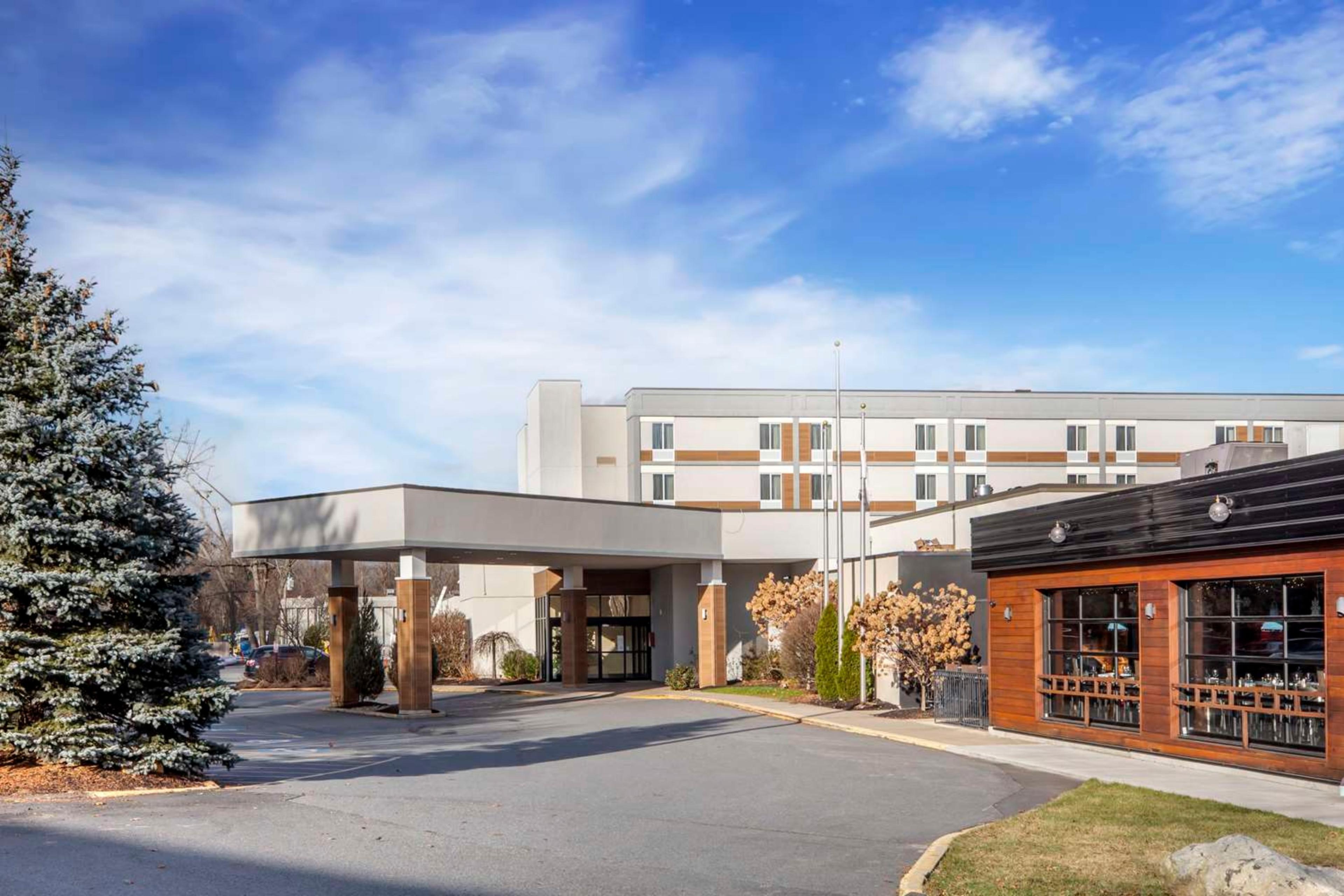 Best Western Plus New Englander - Woburn