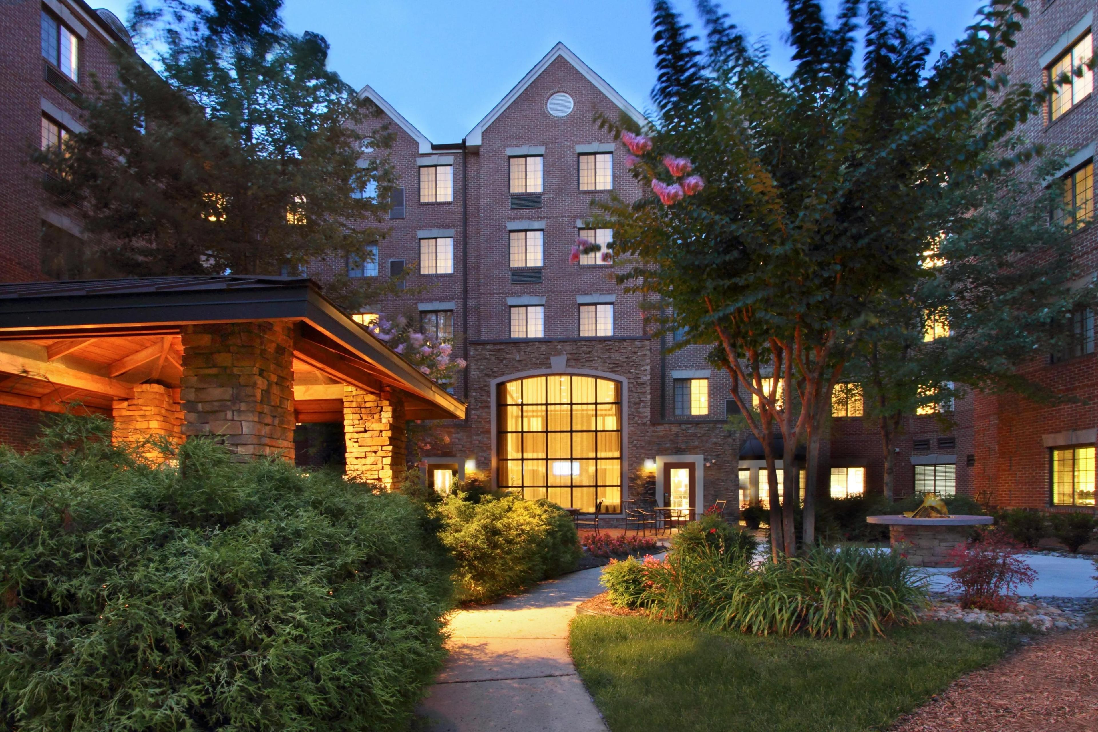 Staybridge Suites Tysons - McLean by IHG