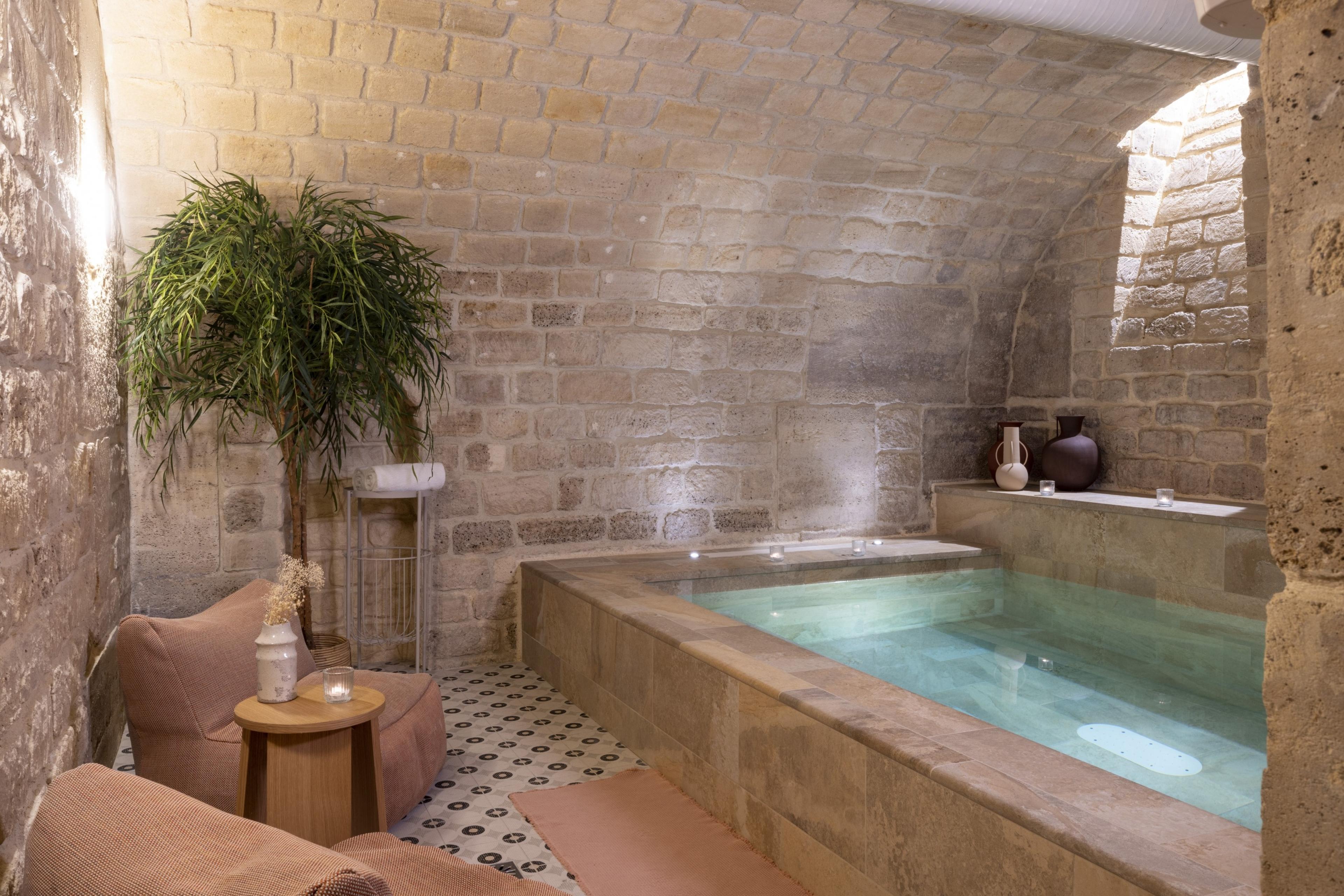 Le Petit Beaumarchais Hotel & Spa