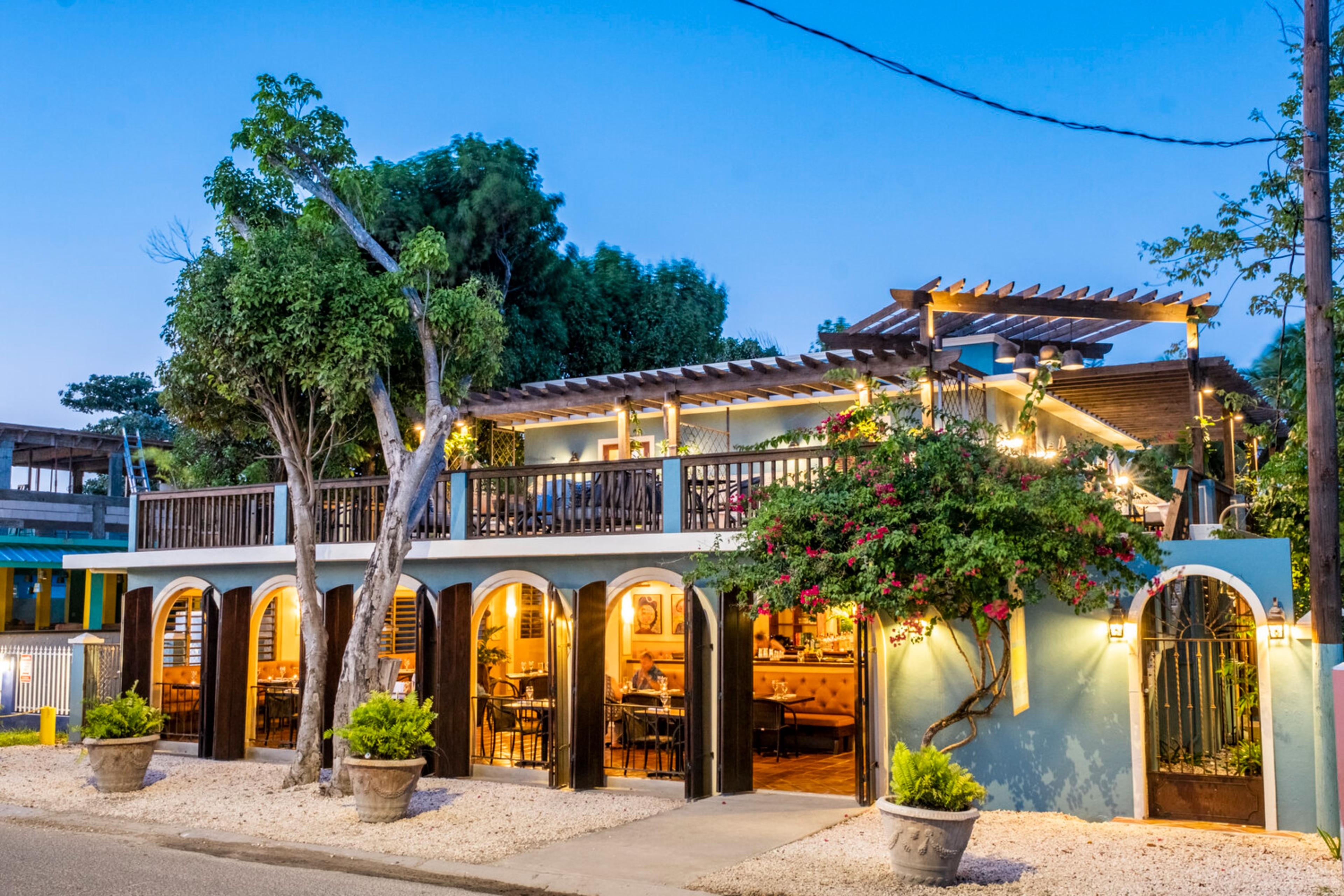 Puertas at El Quenepo