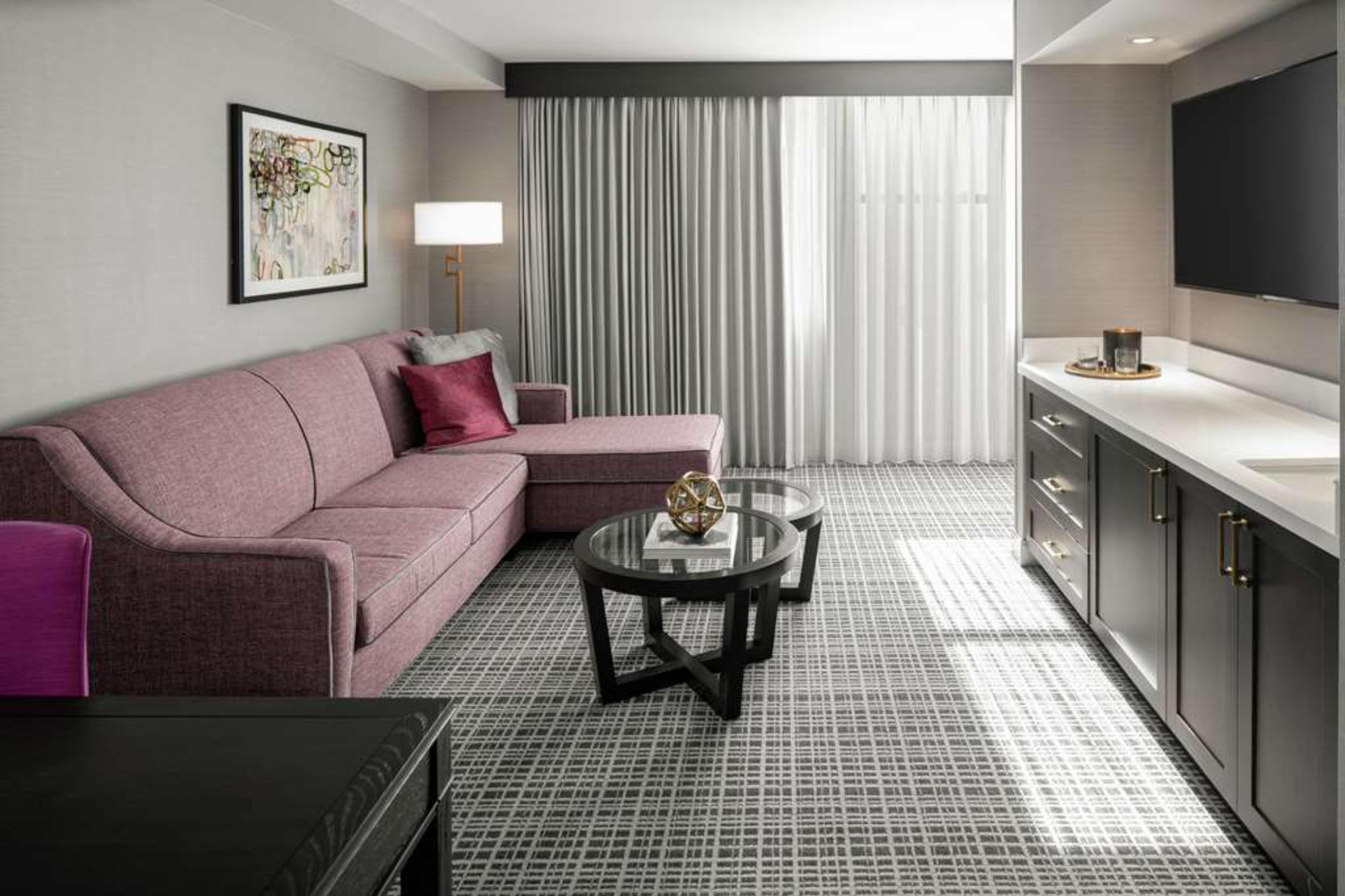 The Axis Moline Hotel, Tapestry Collection by Hilton