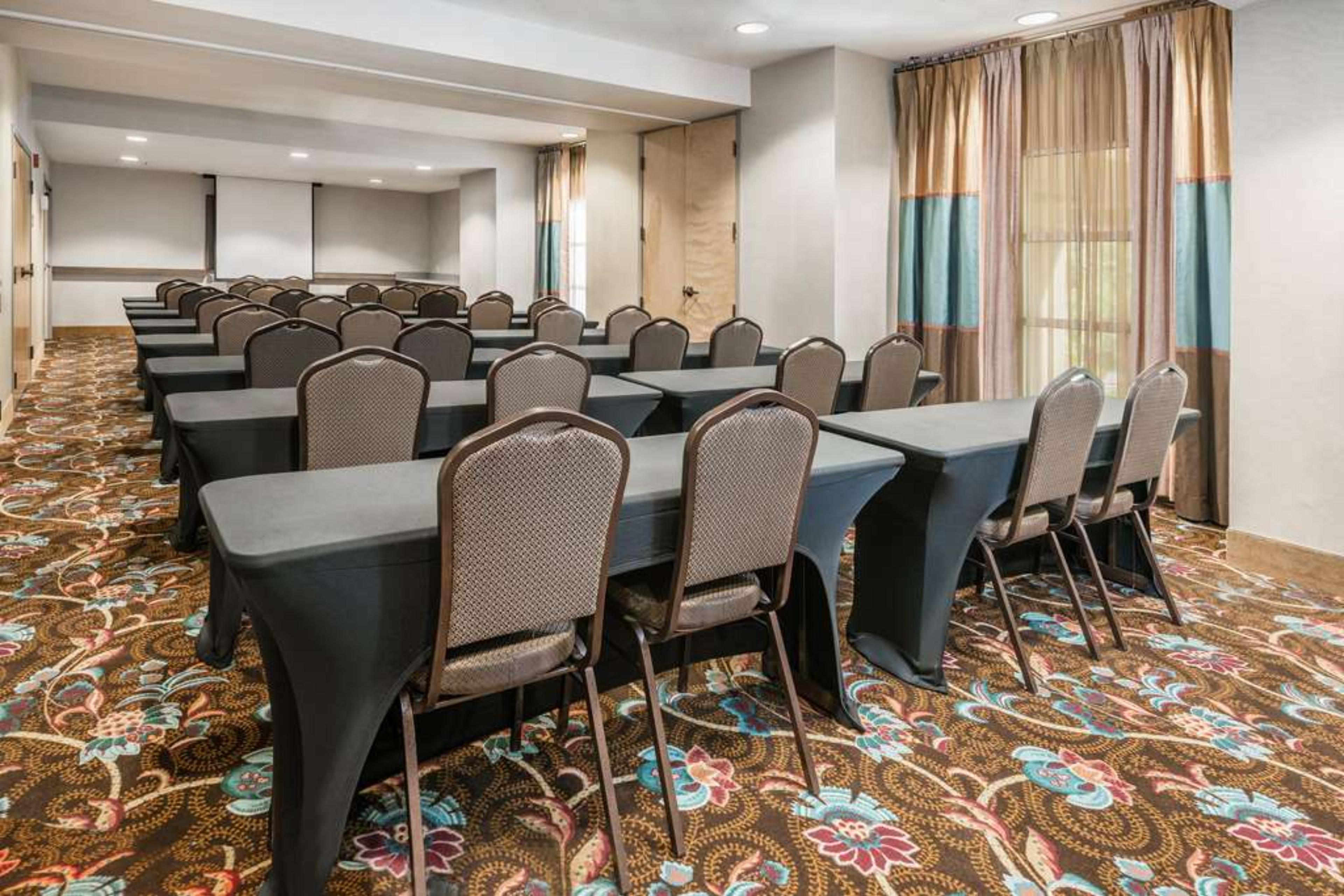 Homewood Suites by Hilton Phoenix-Metro Center