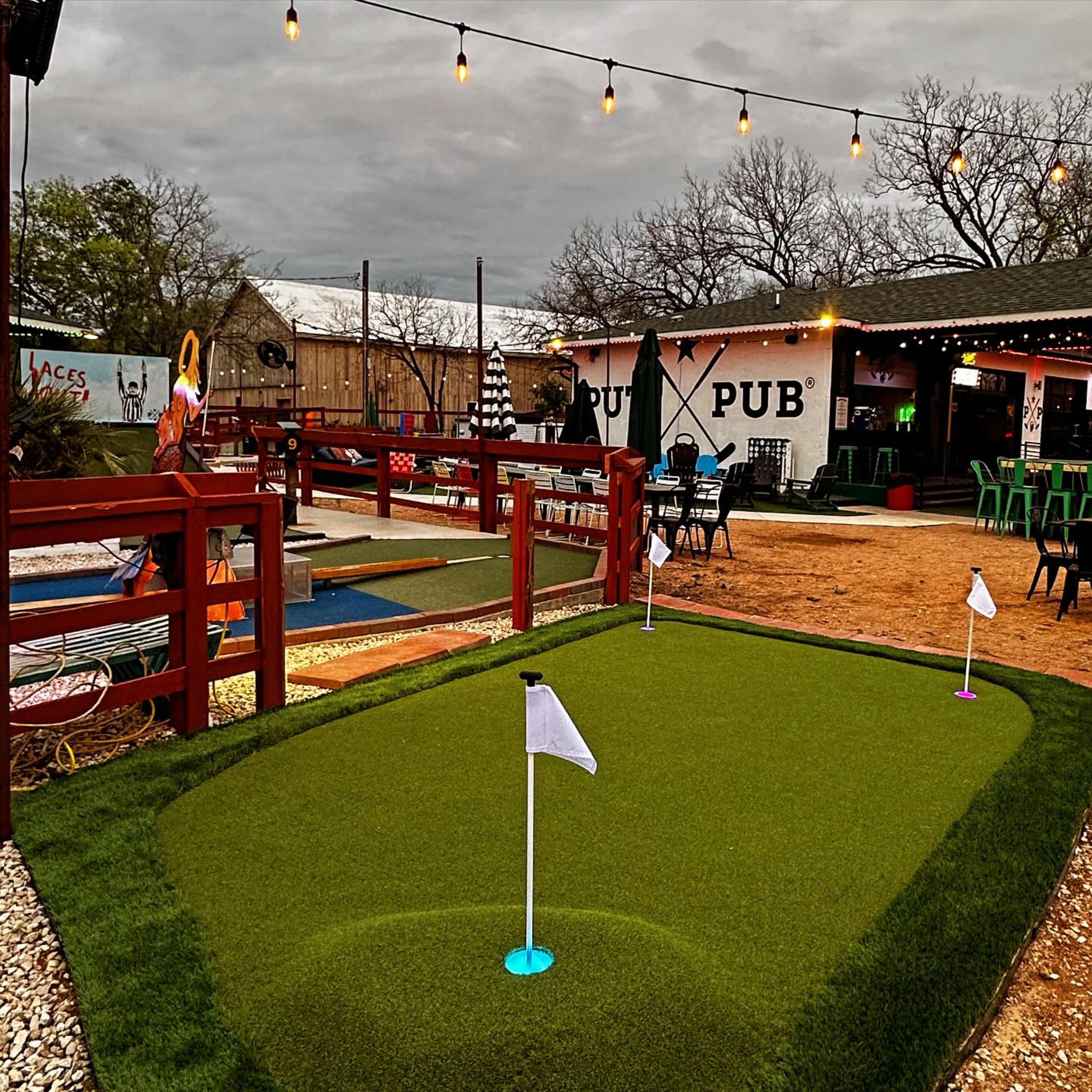 Putt Pub