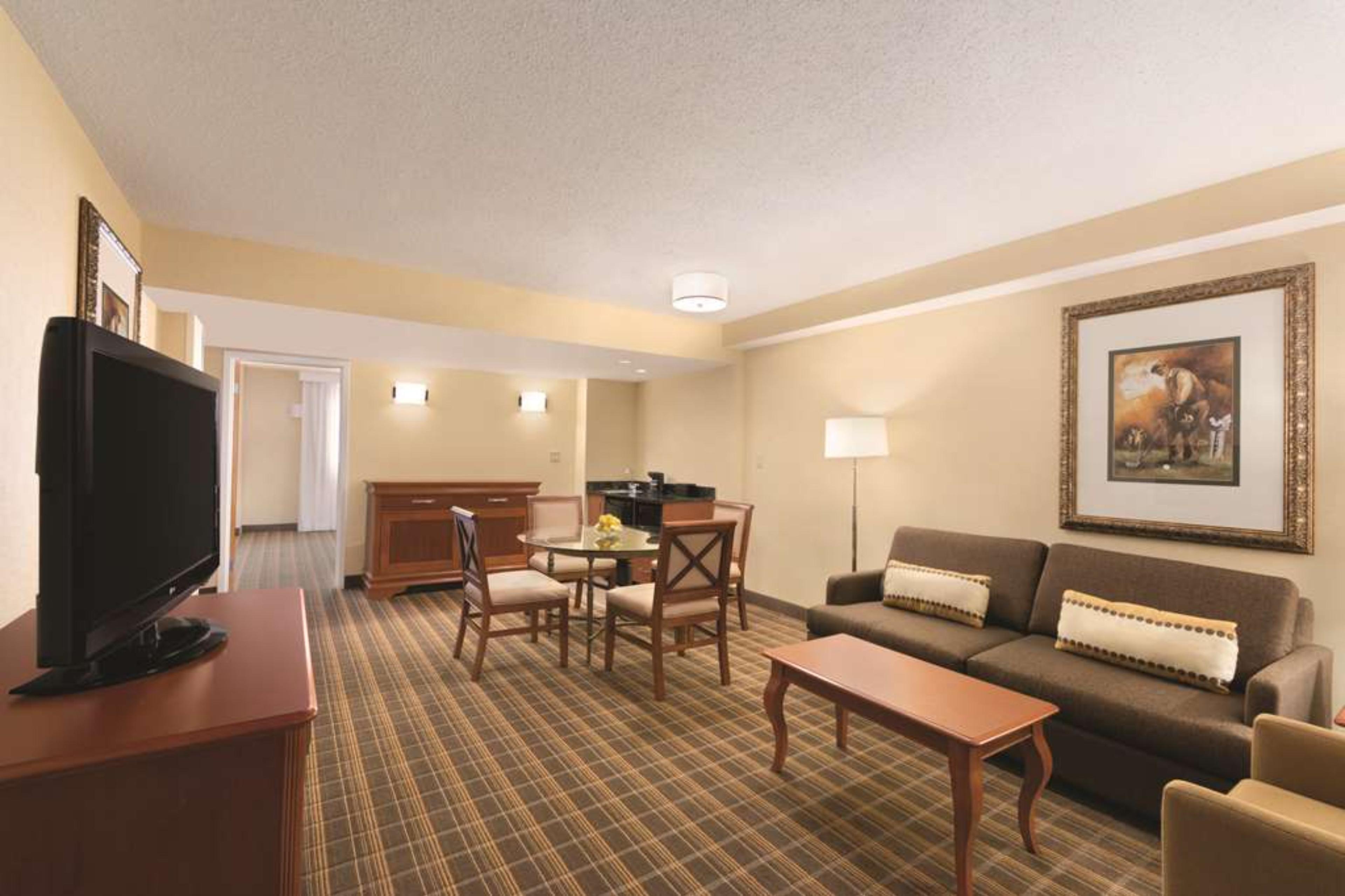 Embassy Suites by Hilton Greenville Golf Resort & Conference Center