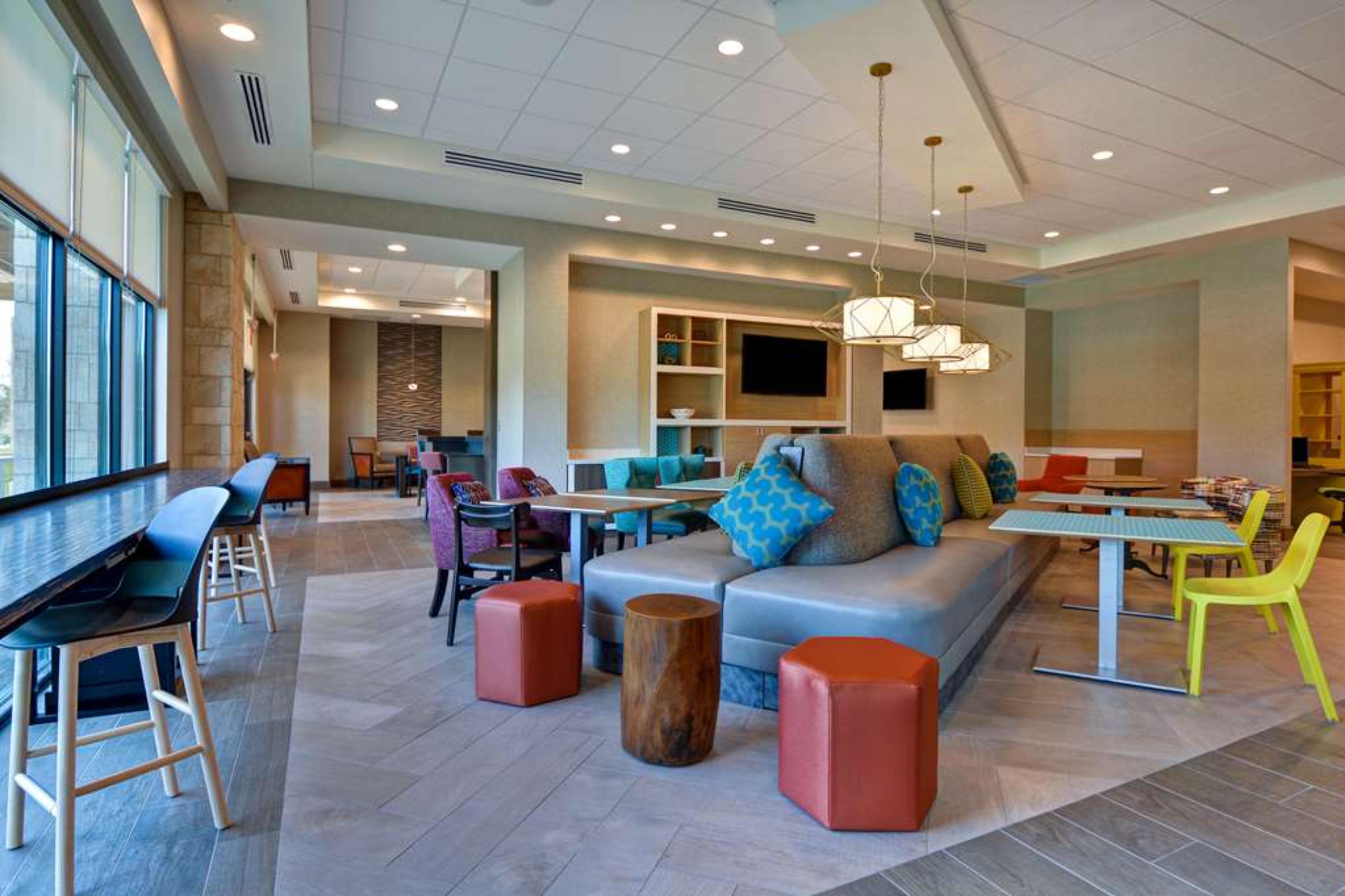 Home2 Suites by Hilton Orlando at FLAMINGO CROSSINGS Town Center