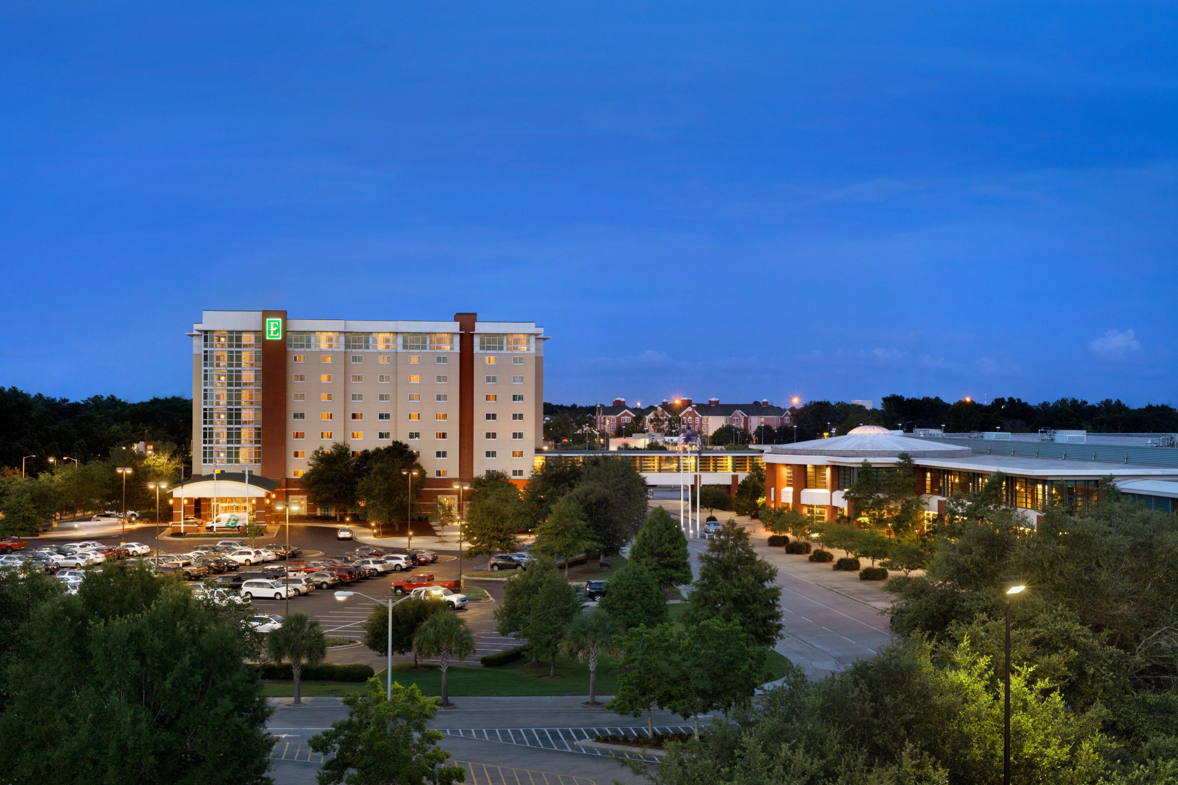 Embassy Suites by Hilton Charleston Airport Hotel & Convention Center