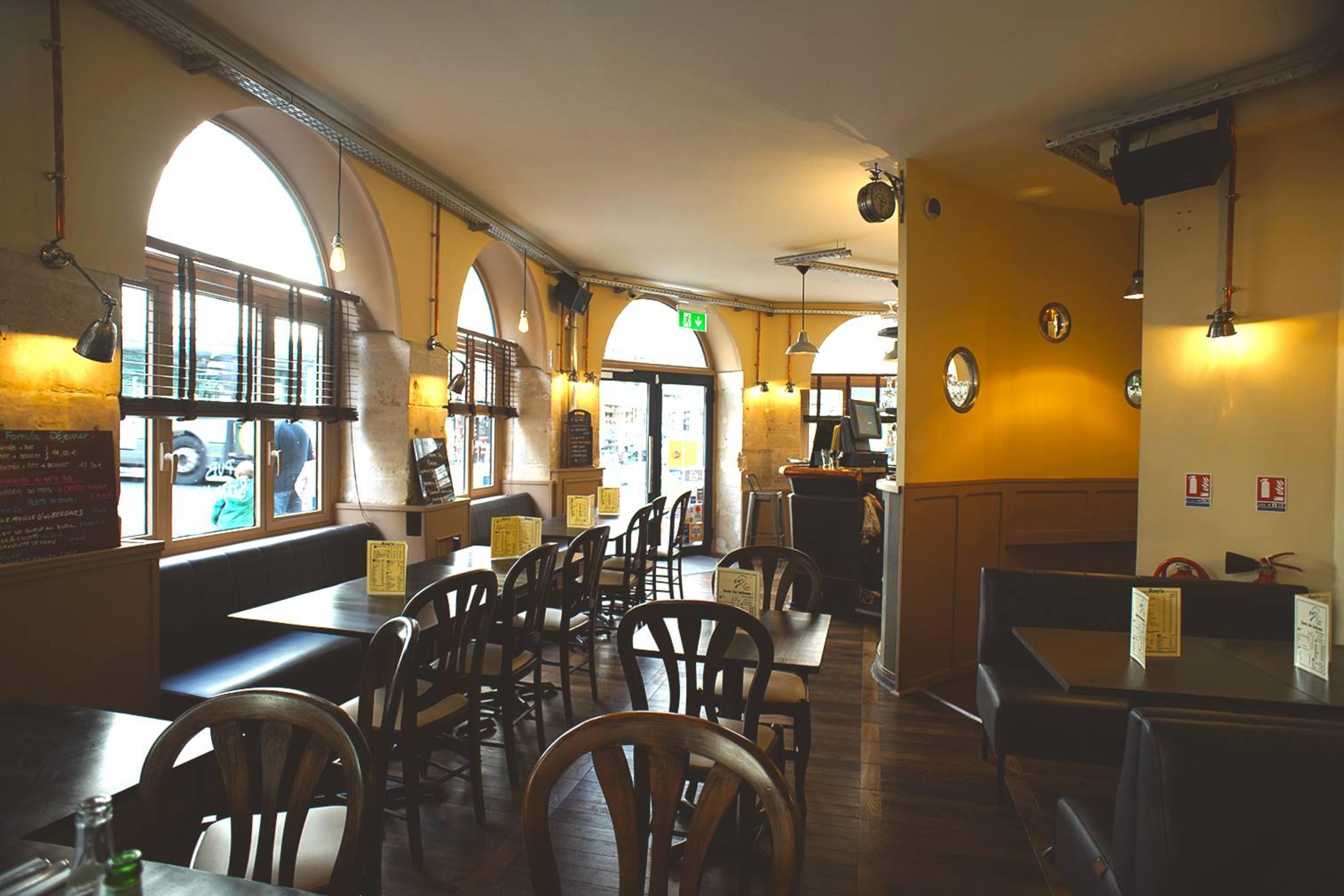 Roy's Pub