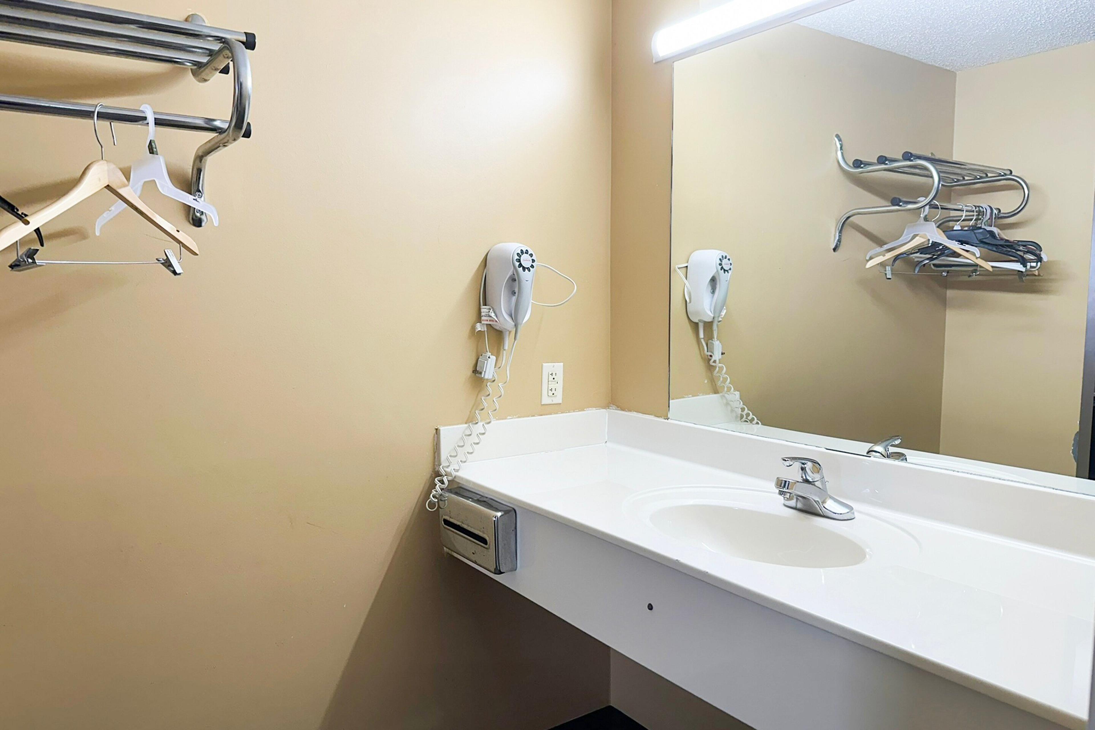 GARDEN INN   SUITES