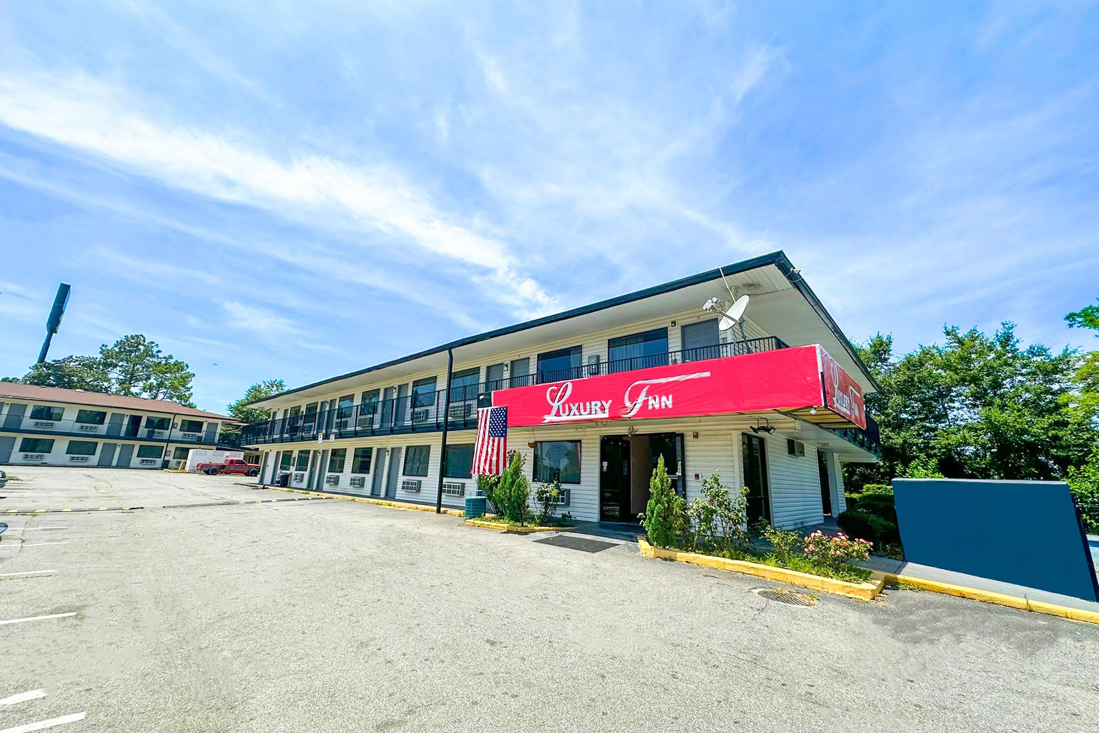 LUXURY INN BY OYO ALBANY