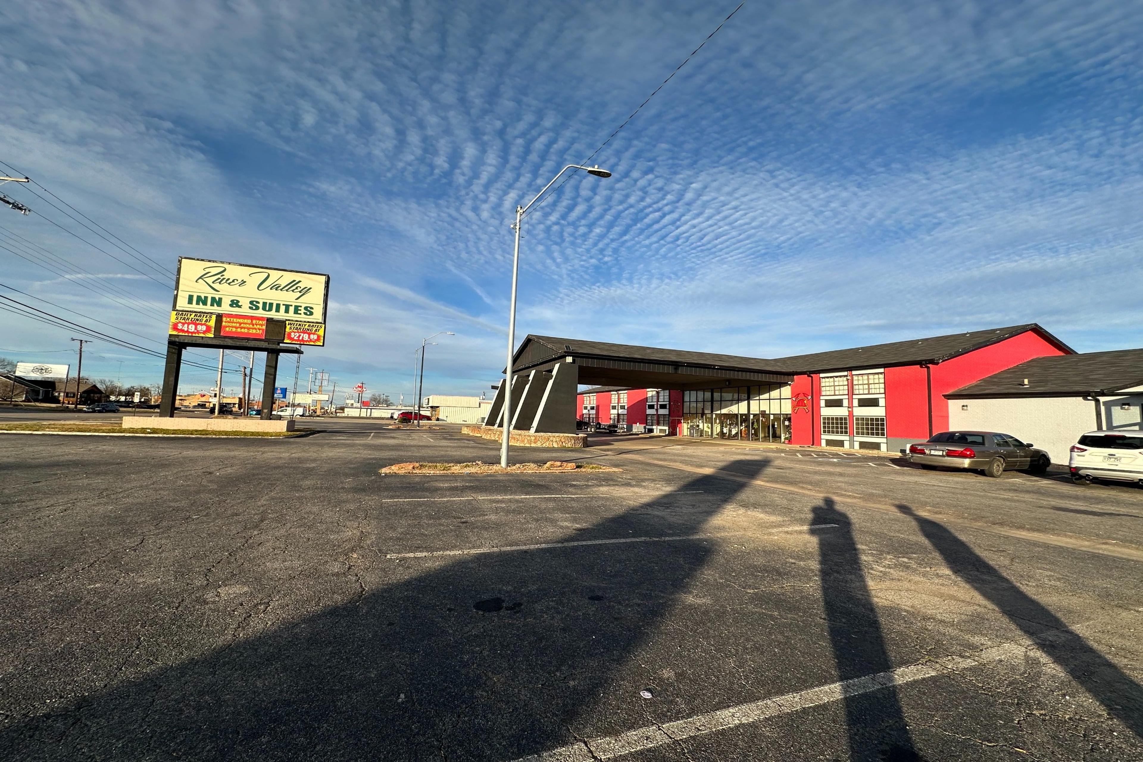 River Valley Inn and Suites By