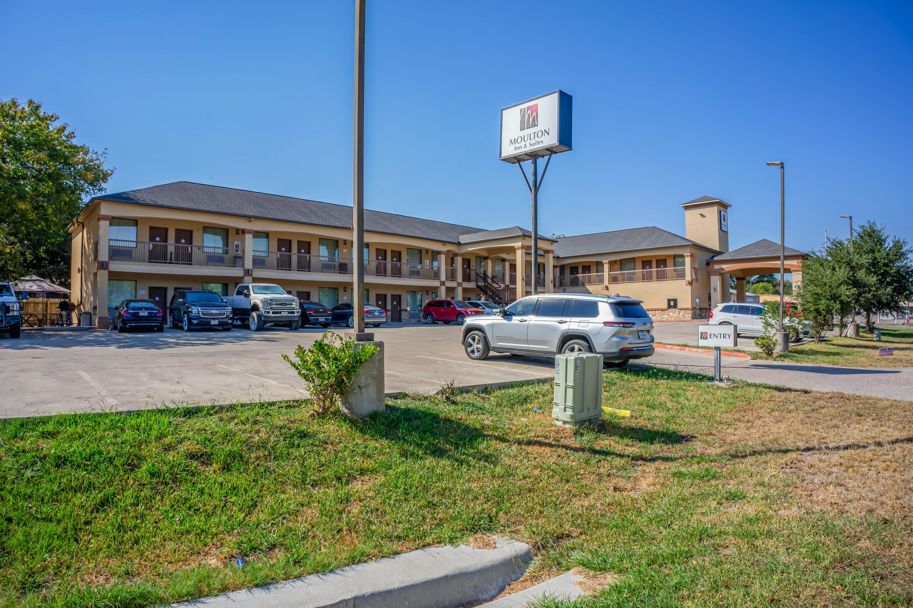 Moulton Inn Suites By OYO