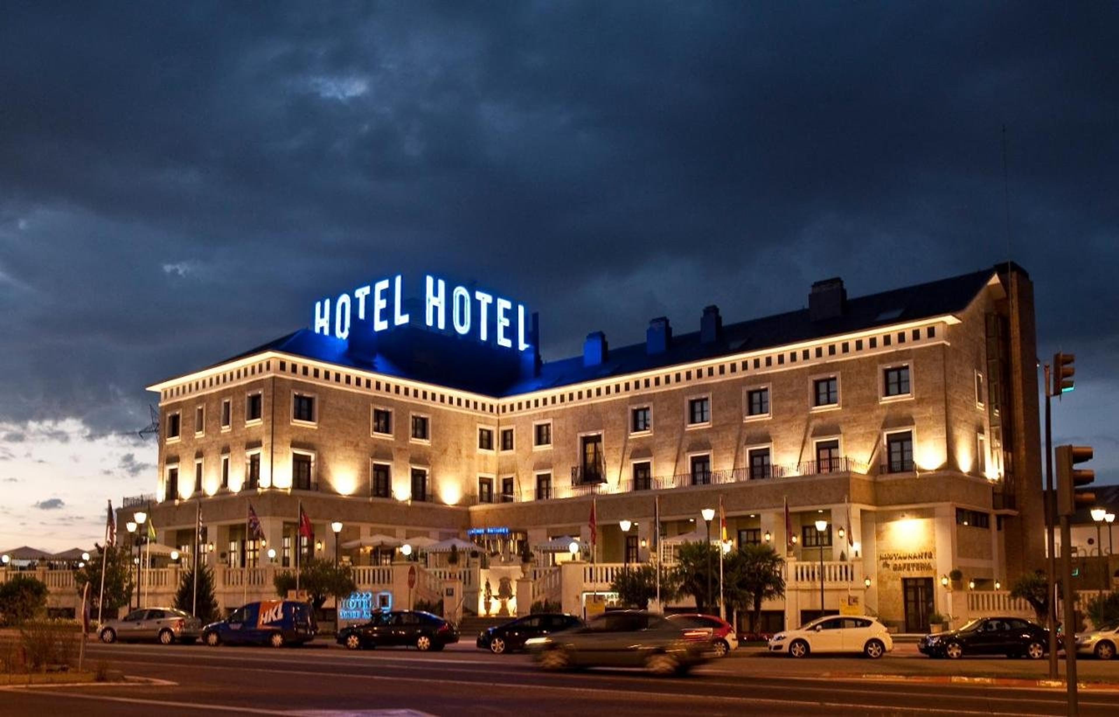 Hotel Photo 1