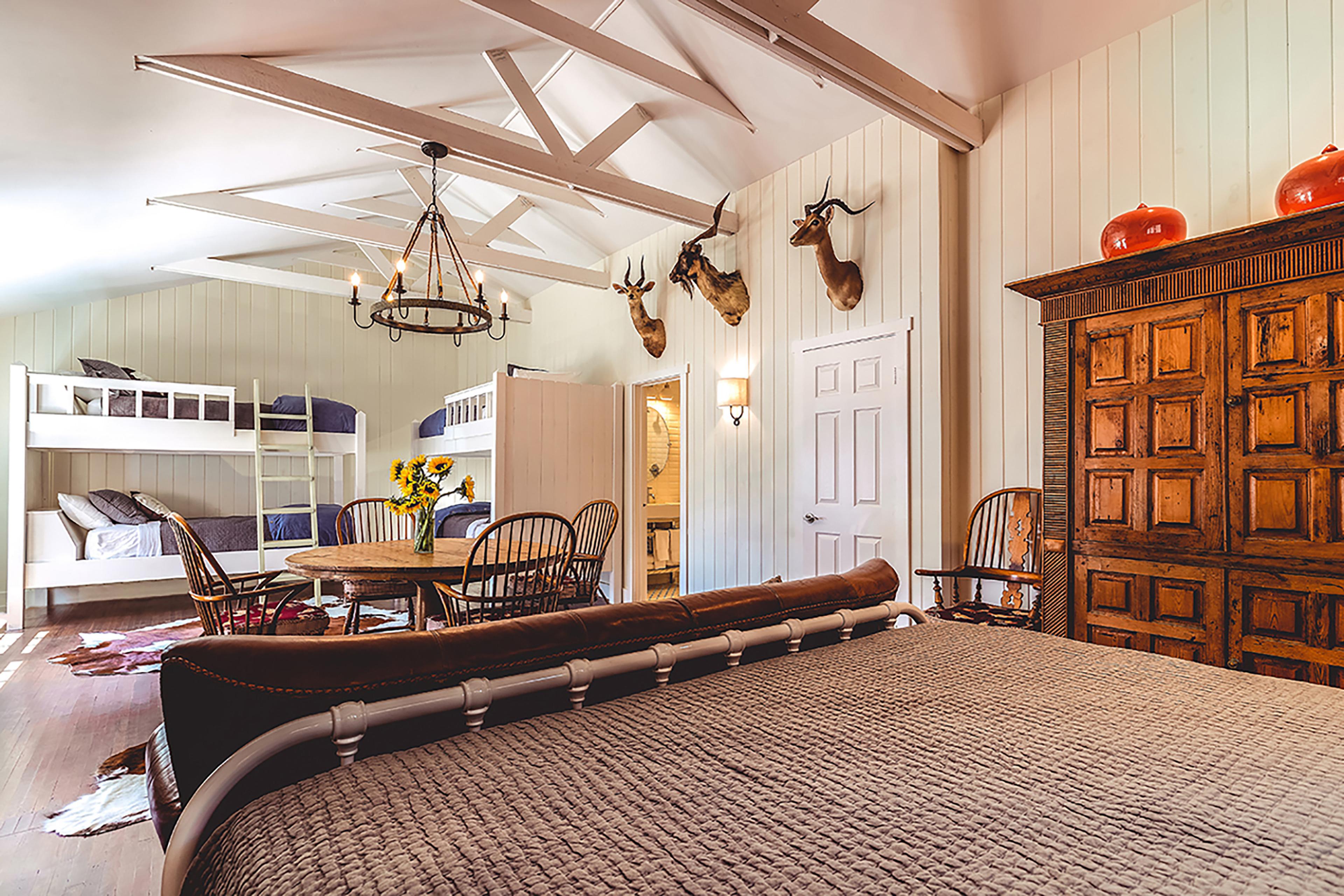 STABLES INN