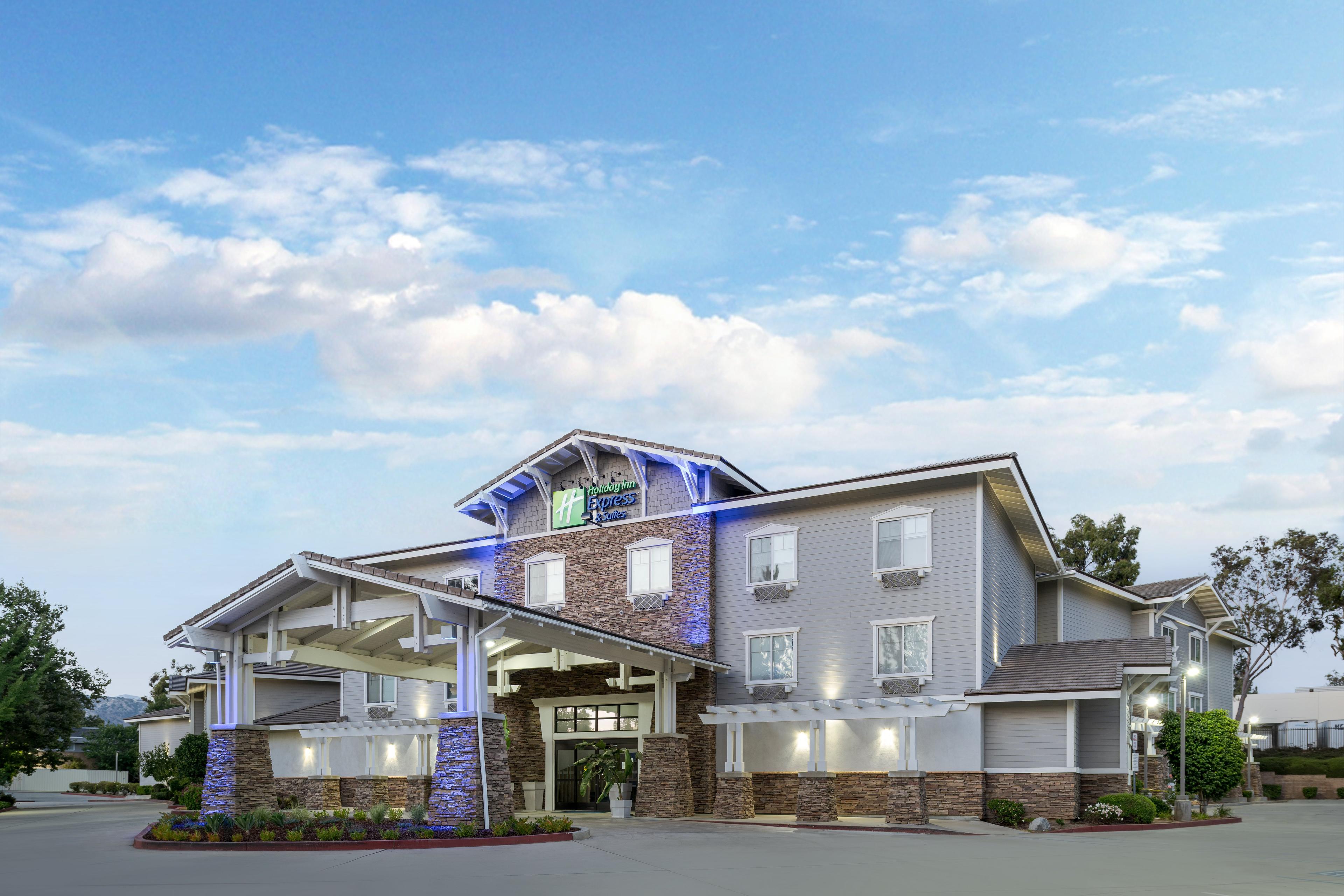 HOLIDAY INN EXP STES SAN DIMAS BY I