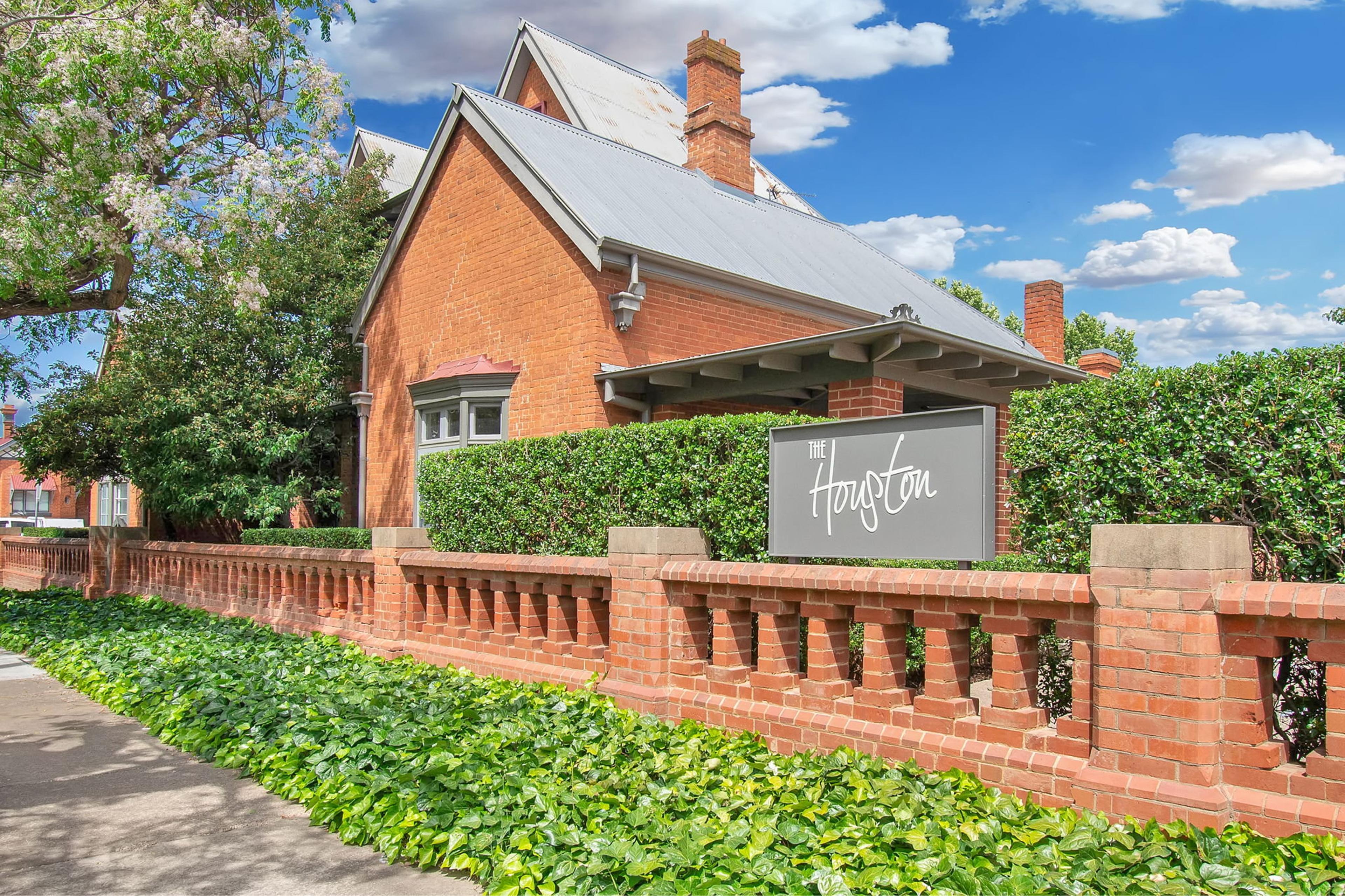 The Houston Boutique Hotel Wag