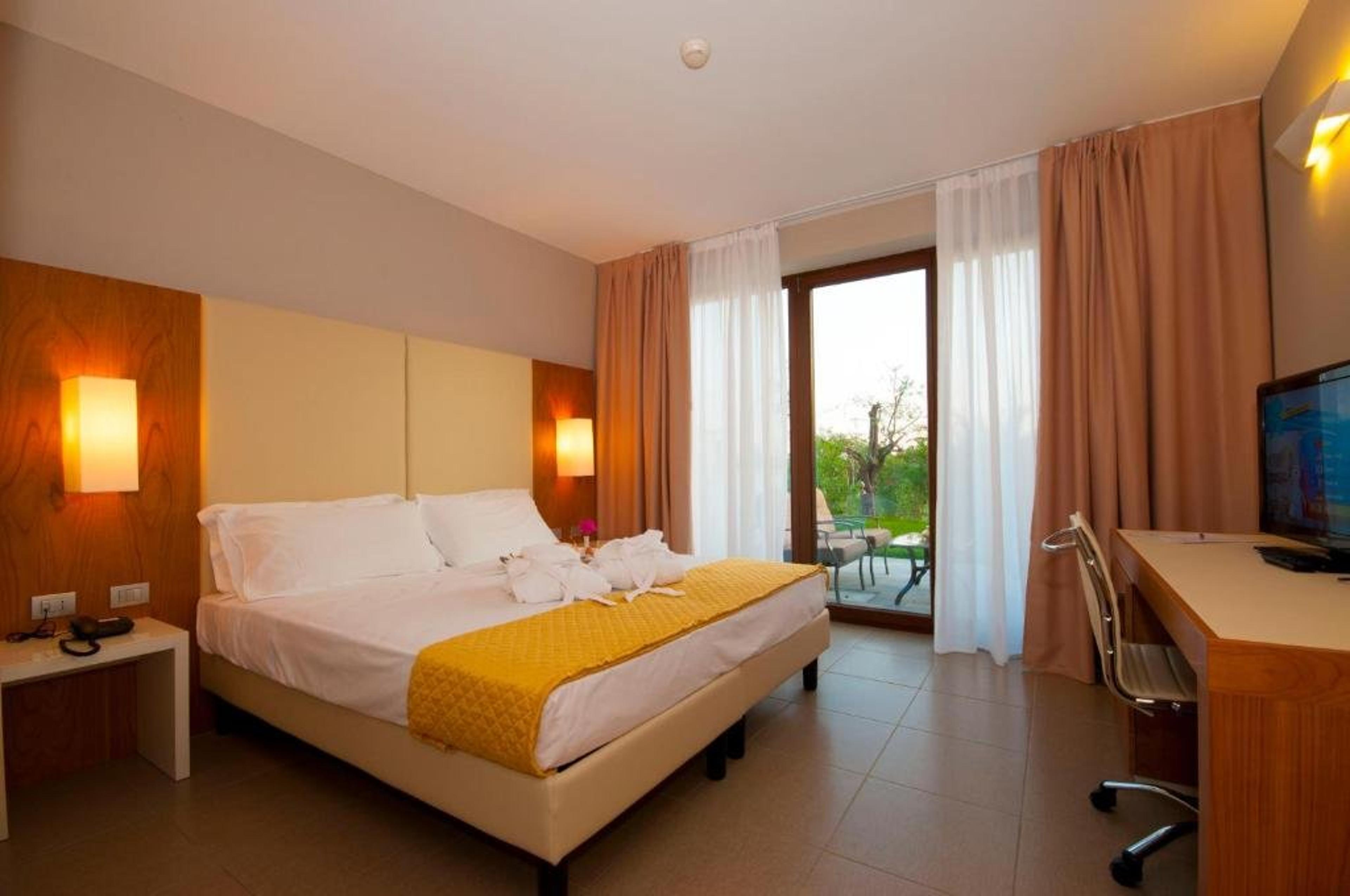 HOTEL LA RONDINAIA IN EUROCONGRESSI