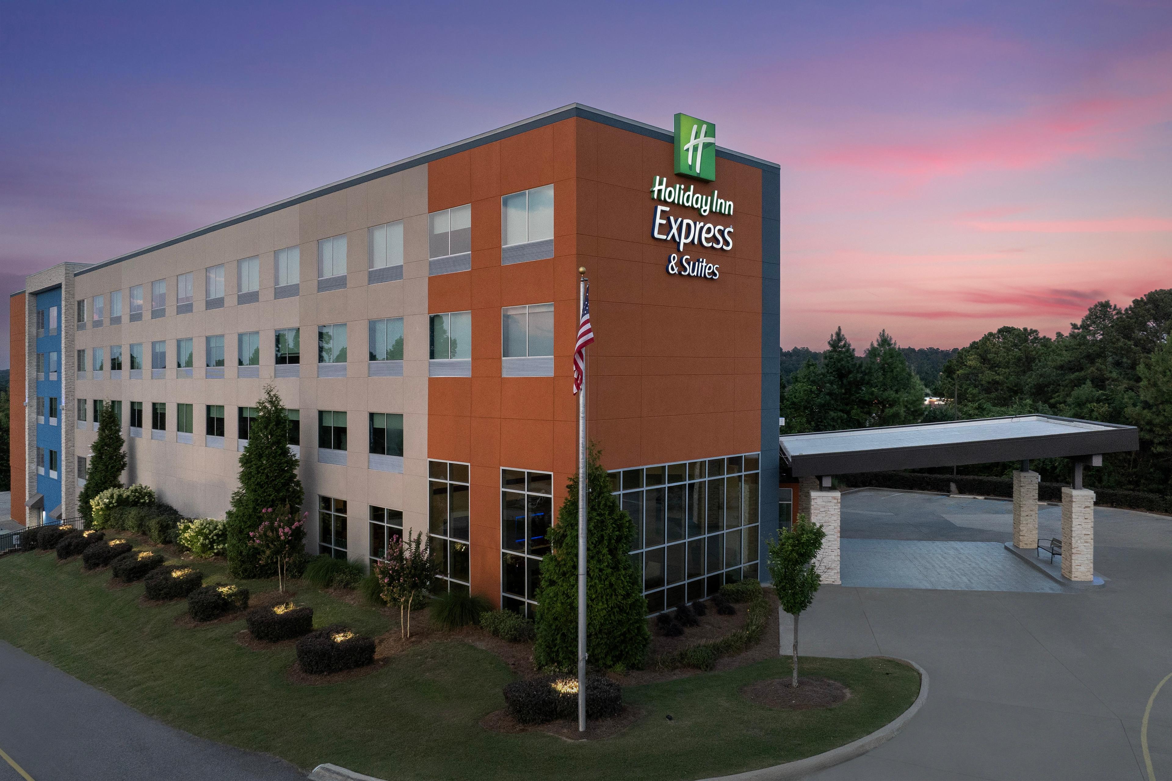 HOLIDAY INN EXP STES FULTONDALE