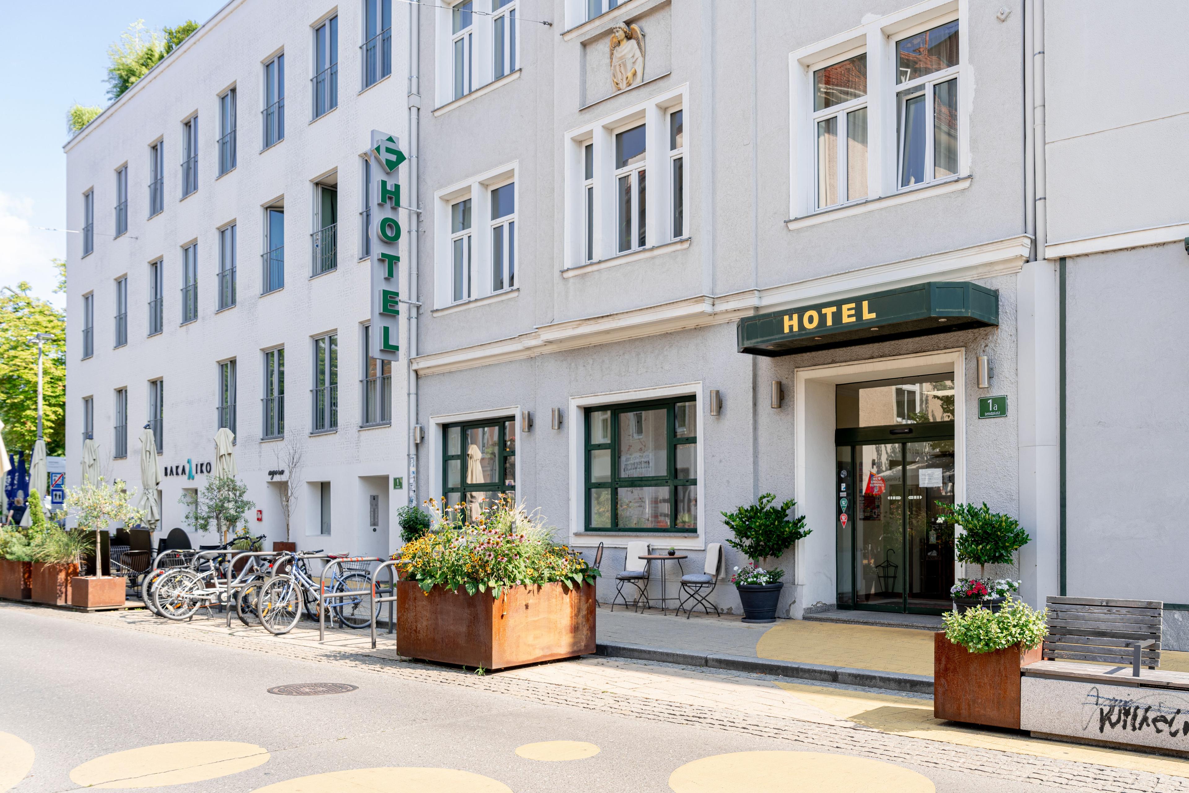 Hotel Photo 1
