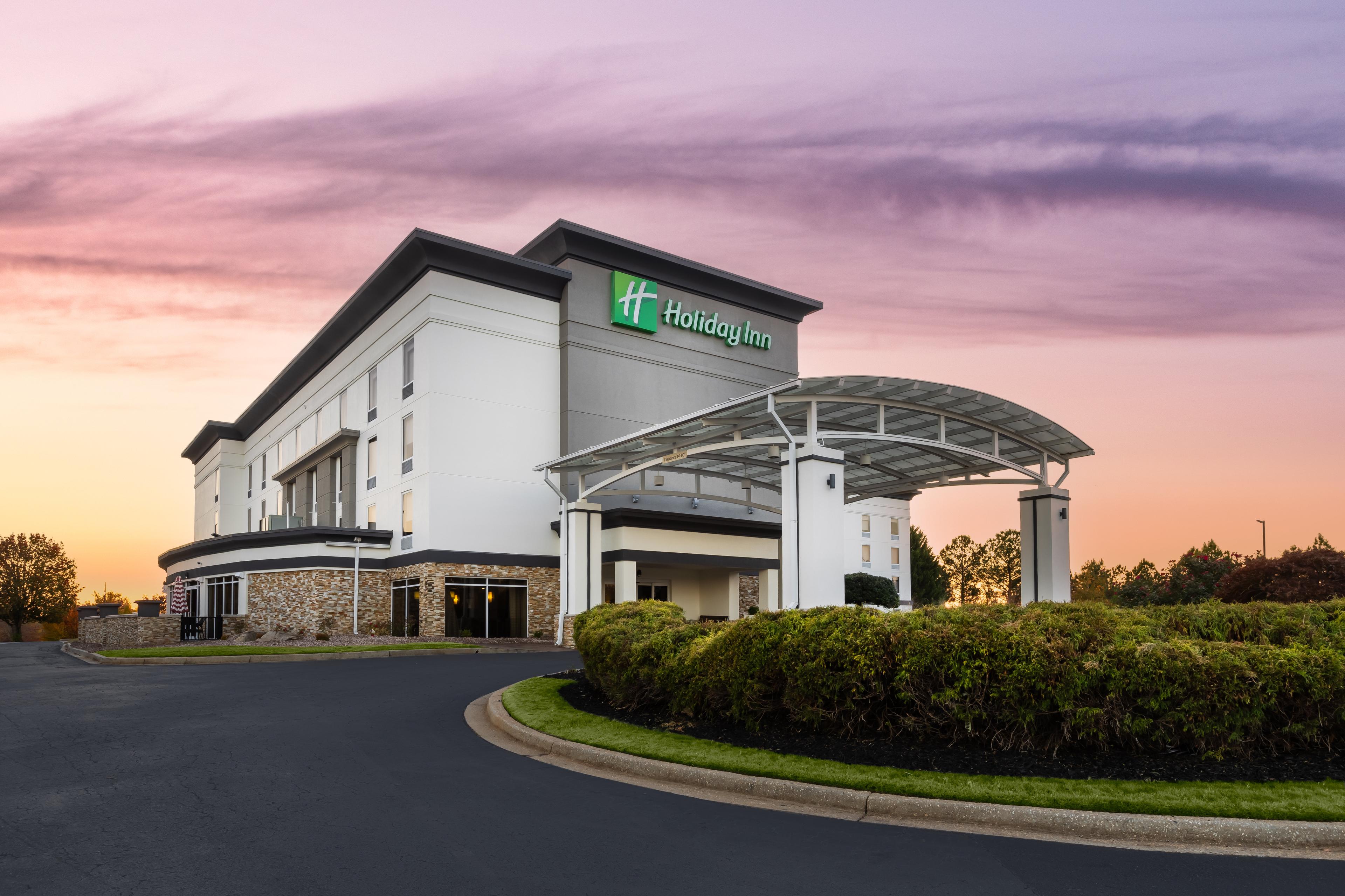 HOLIDAY INN BY IHG
