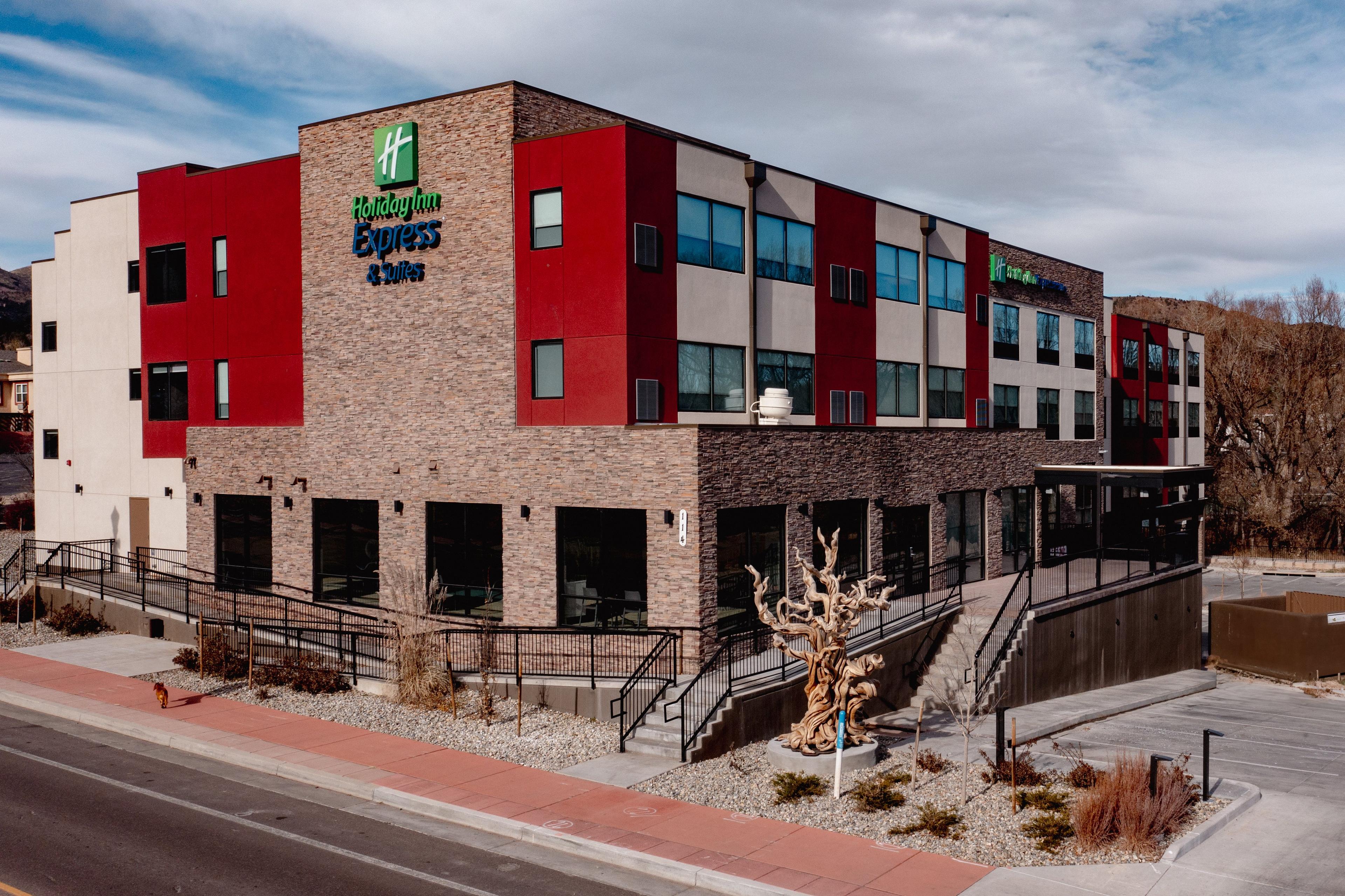 HOLIDAY INN EXP STES MANITOU SPRING