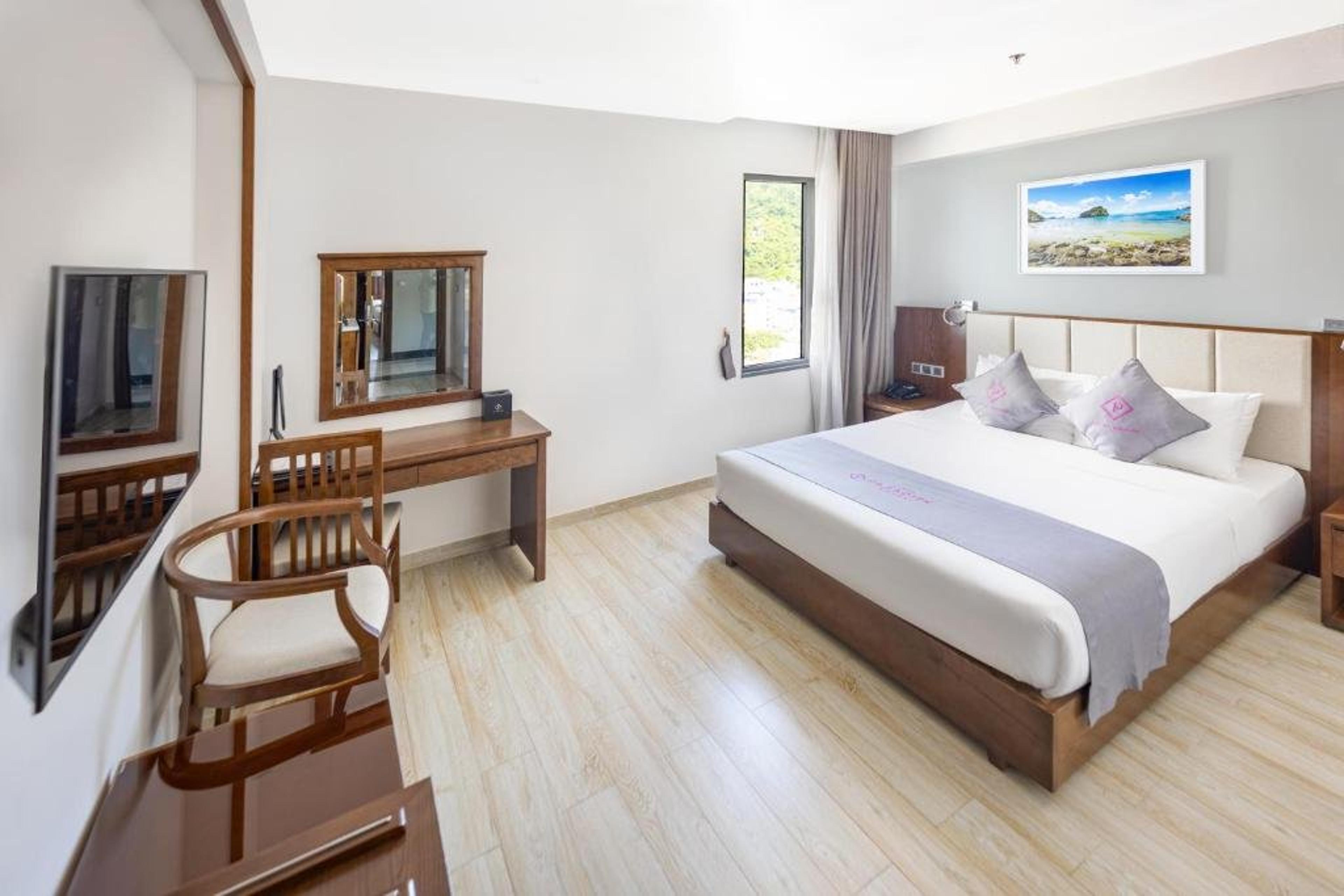 CAT BA PARADISE HOTEL