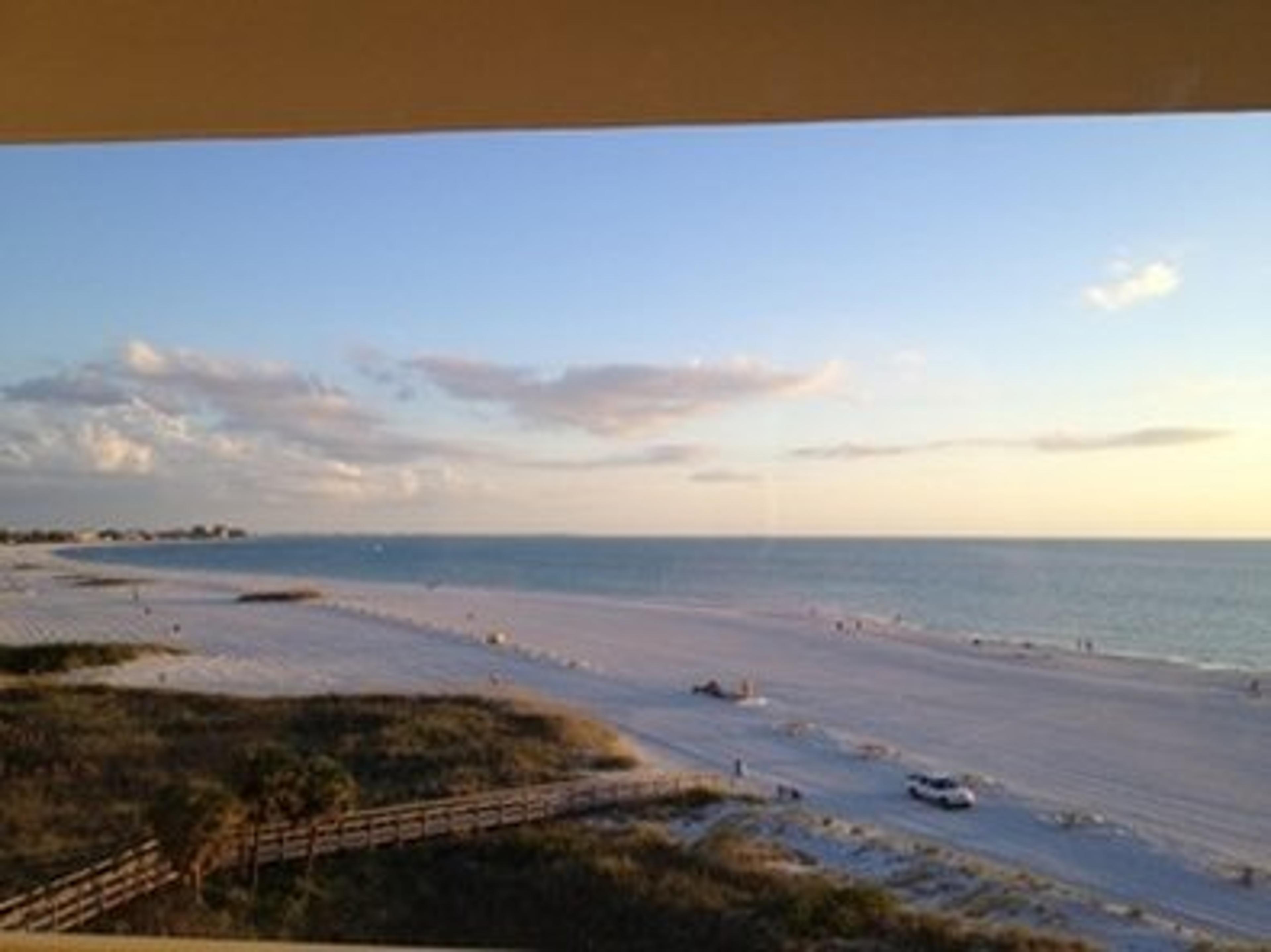 Sunset Vistas Beachfront Suites