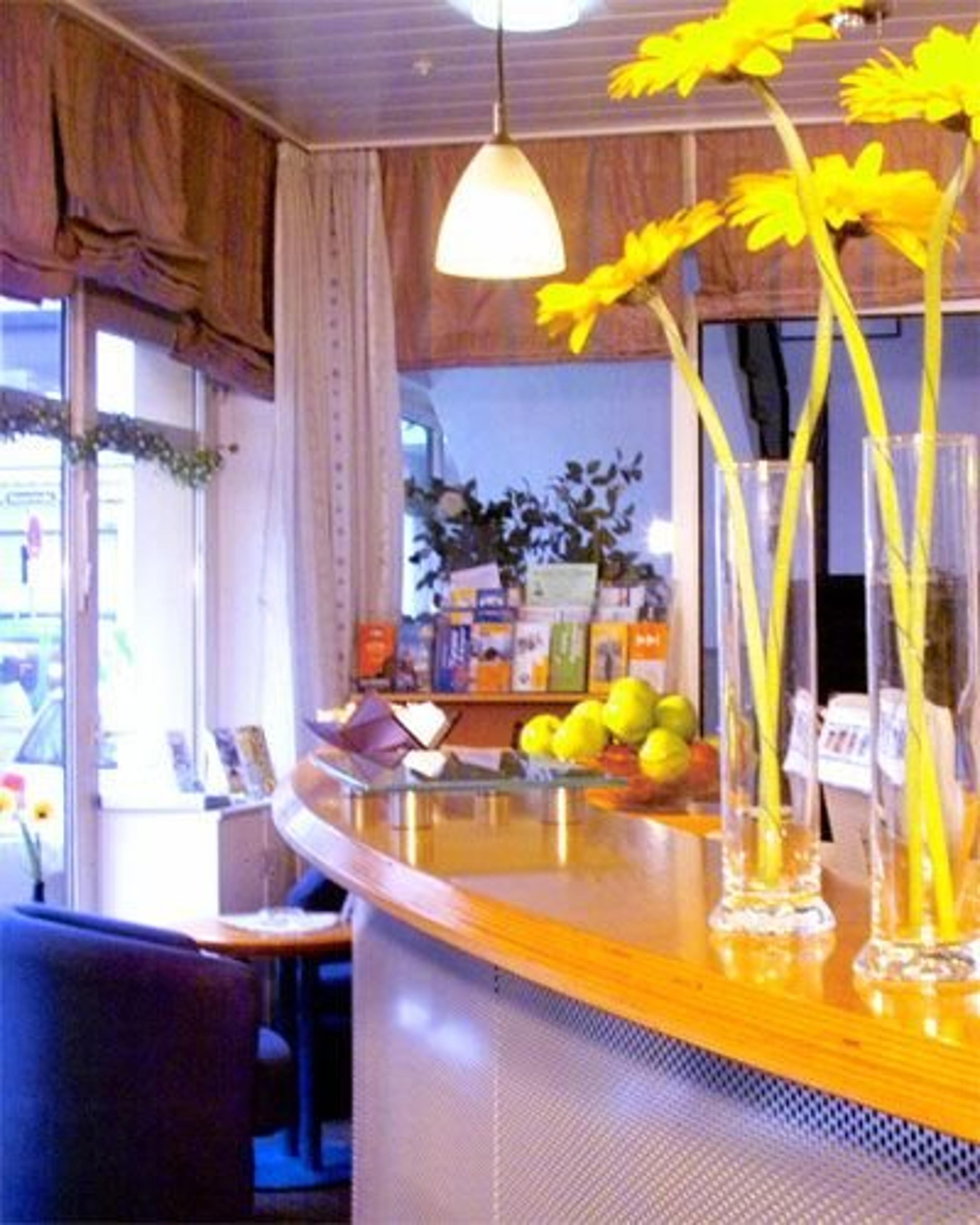 CITY HOTEL