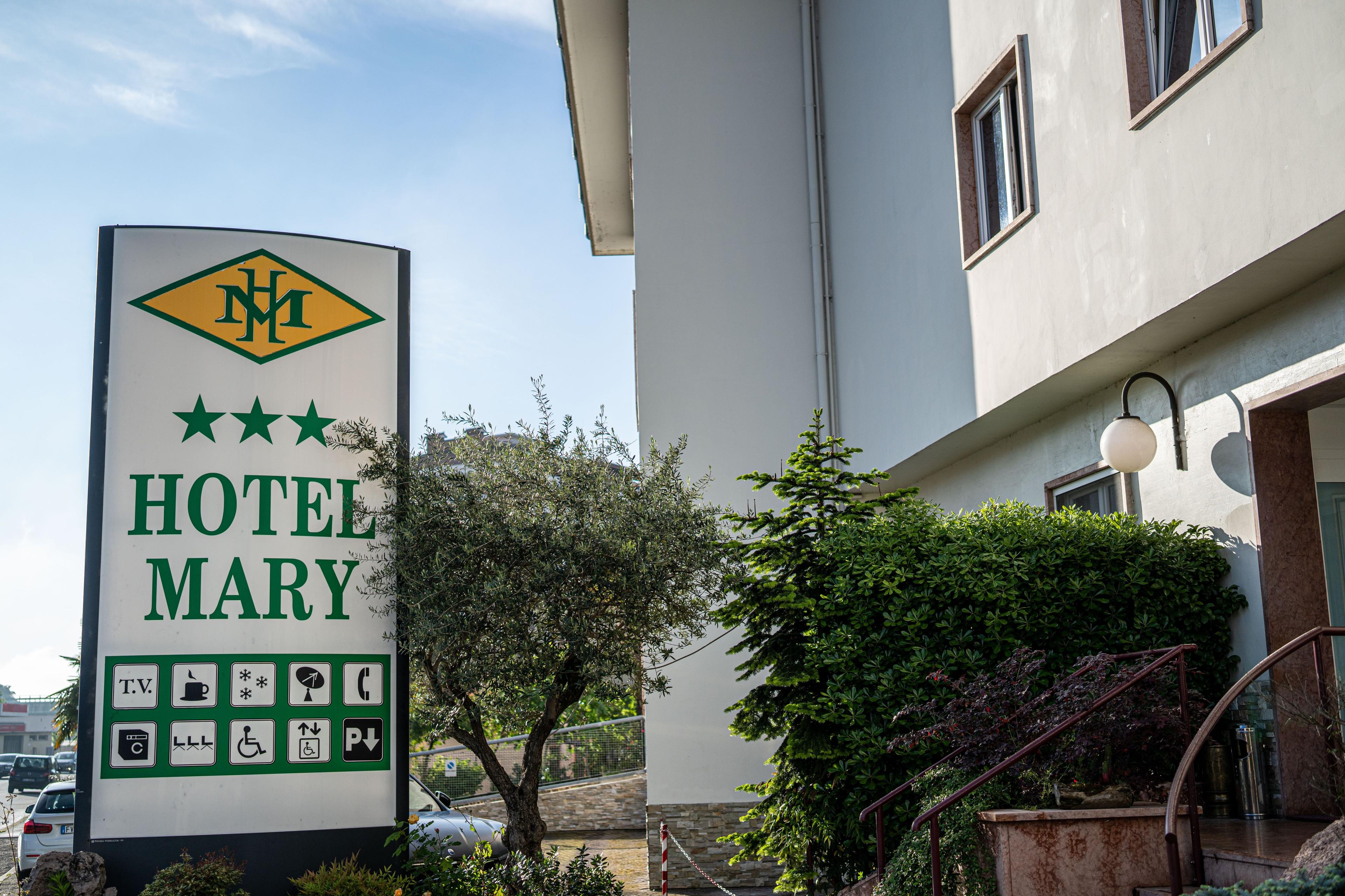 HOTEL MARY