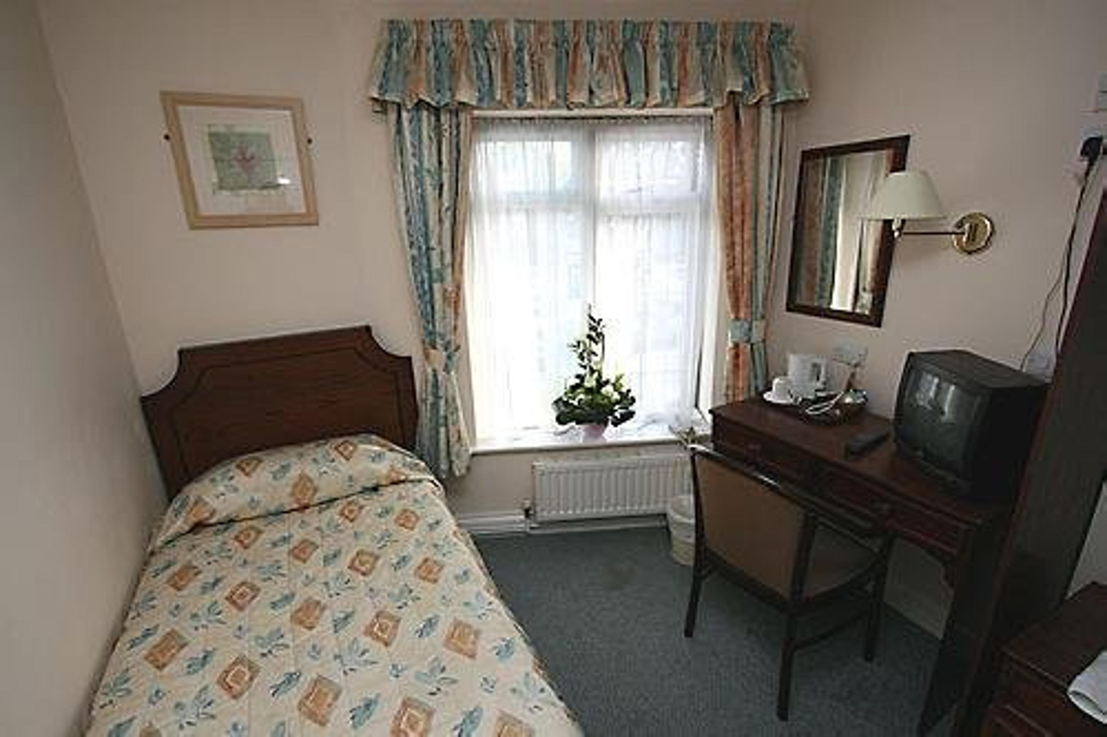 Warren Lodge Hotel