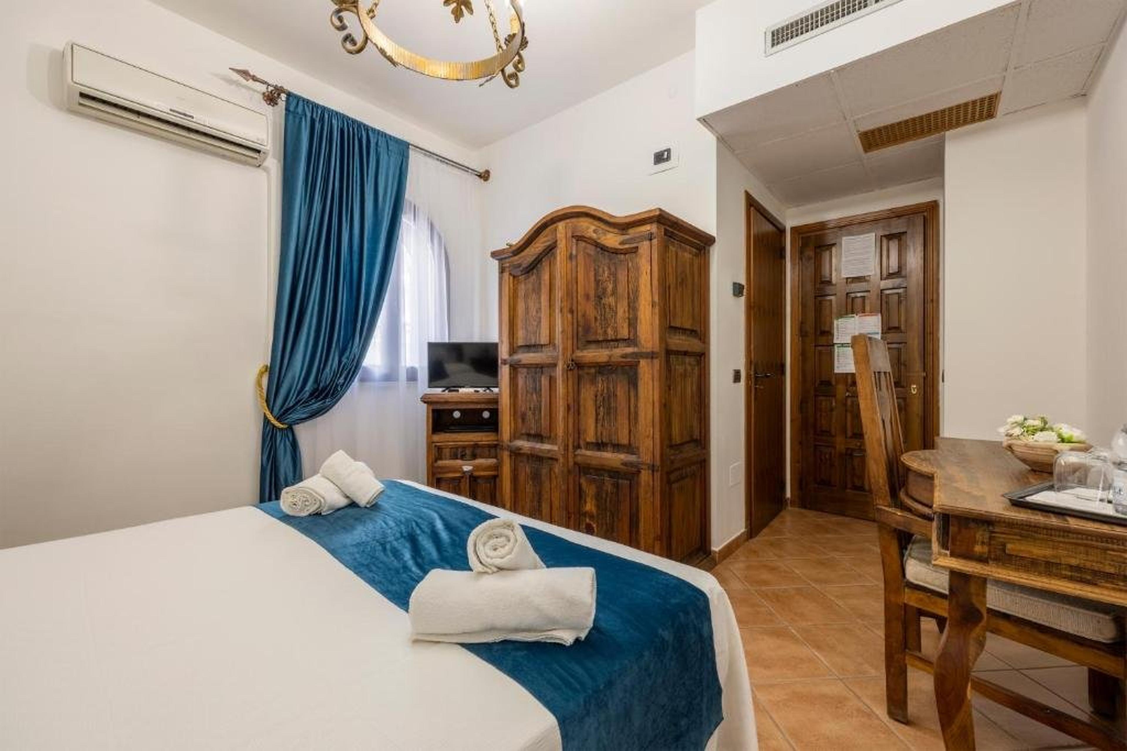 HOTEL CASTELLO DI GIULIANO