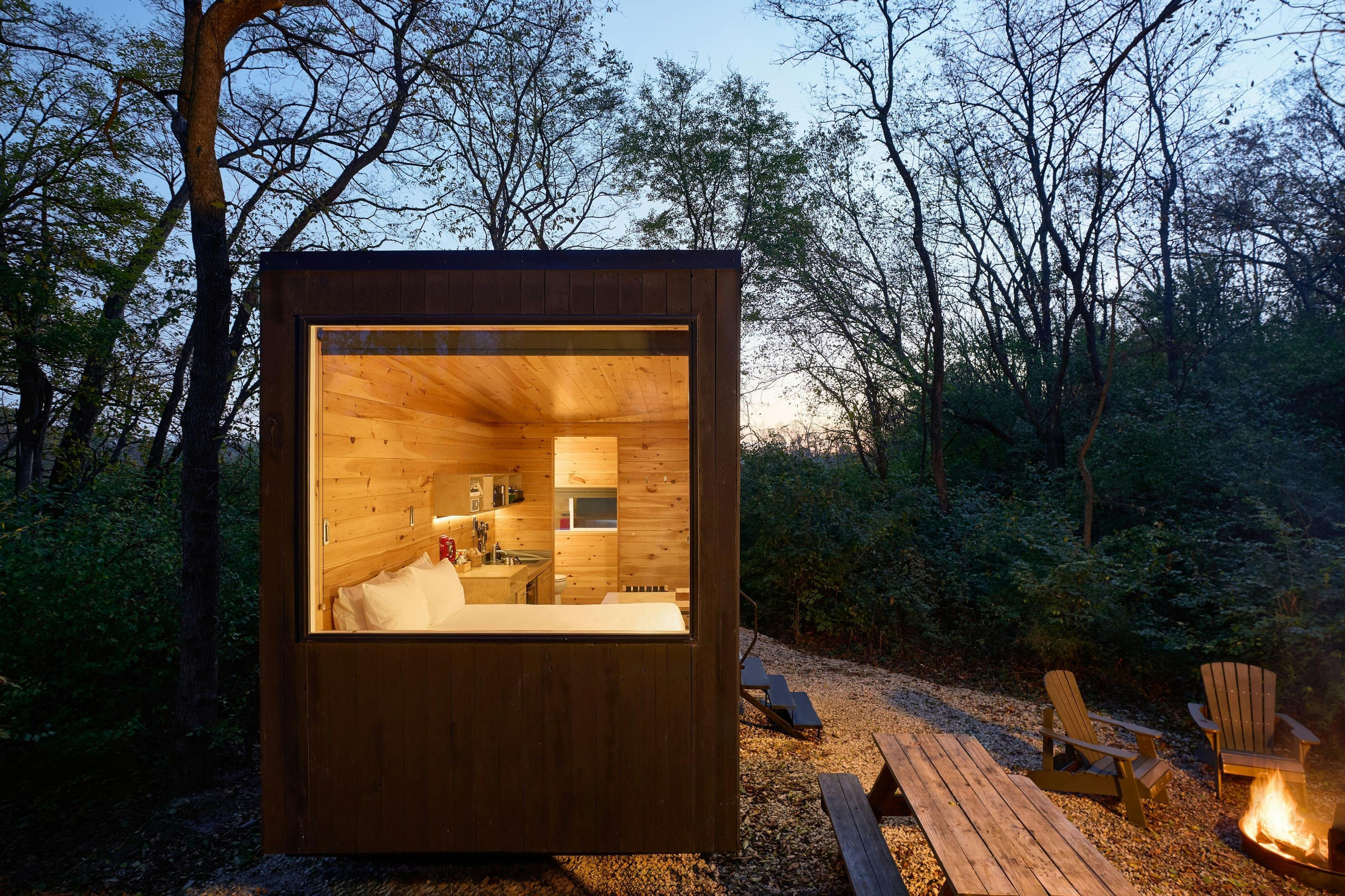 POSTCARD CABINS GILCHRIST SPRING OU