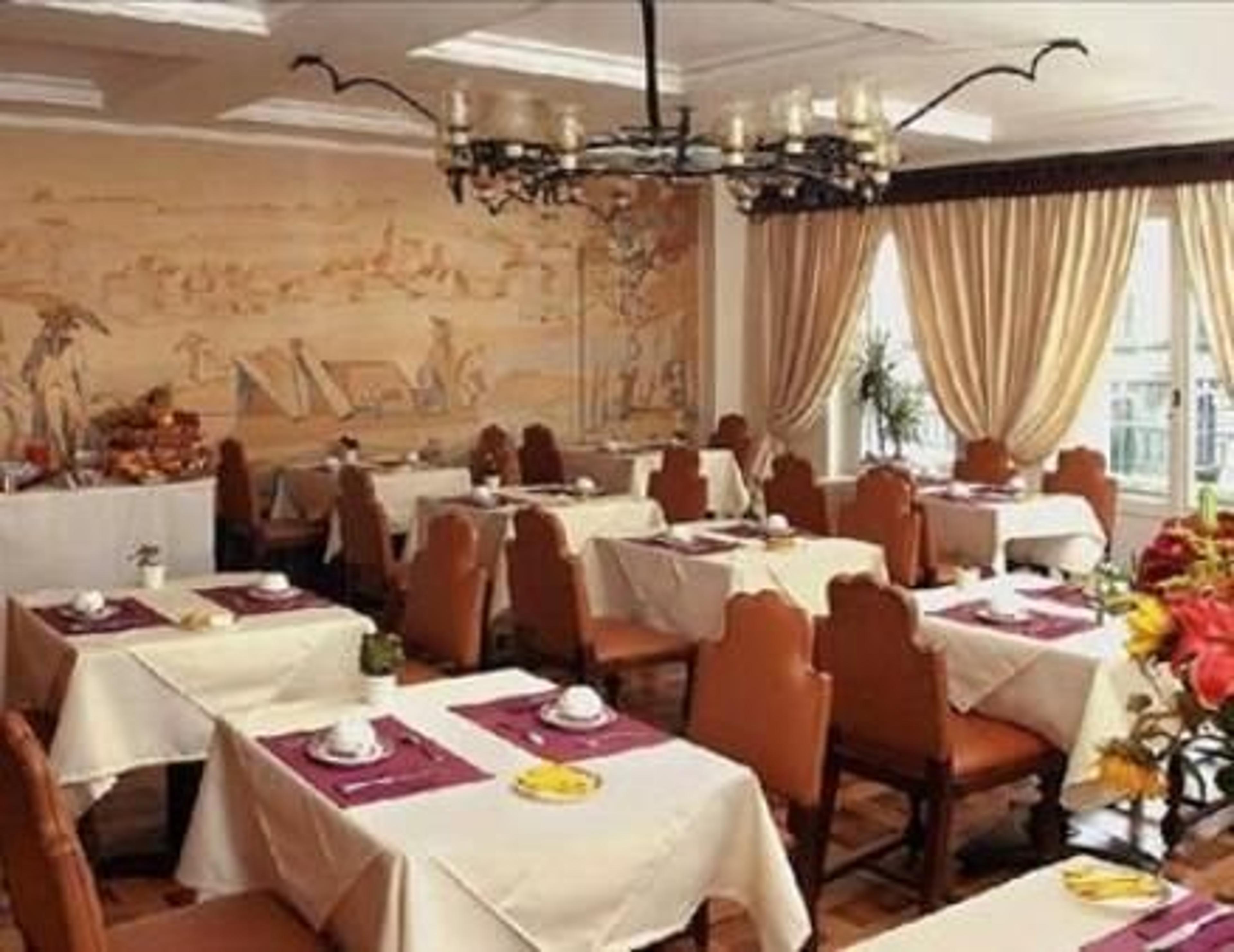 ATHMOS HOTEL CENTER