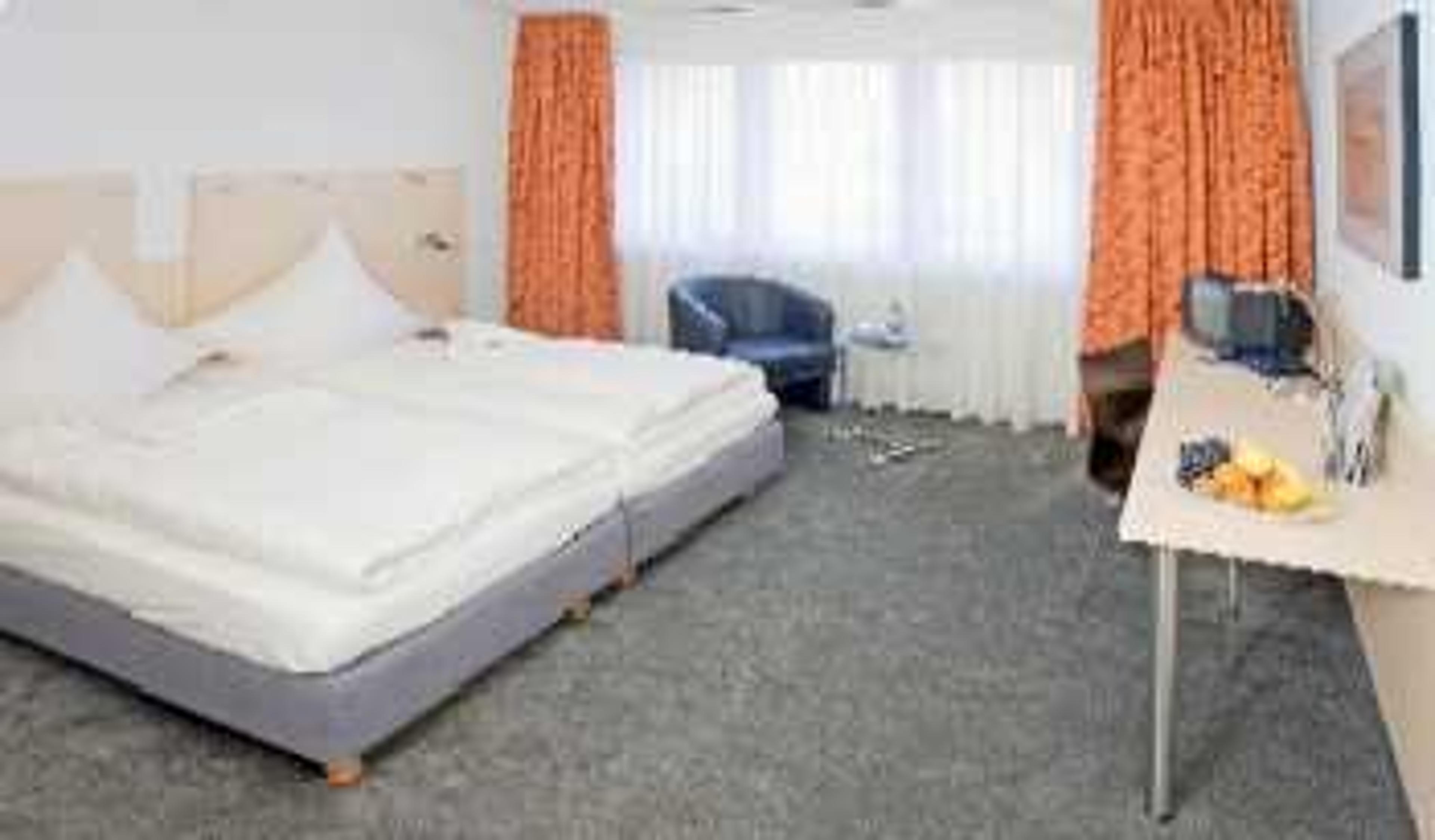 ASTORIA HOTEL