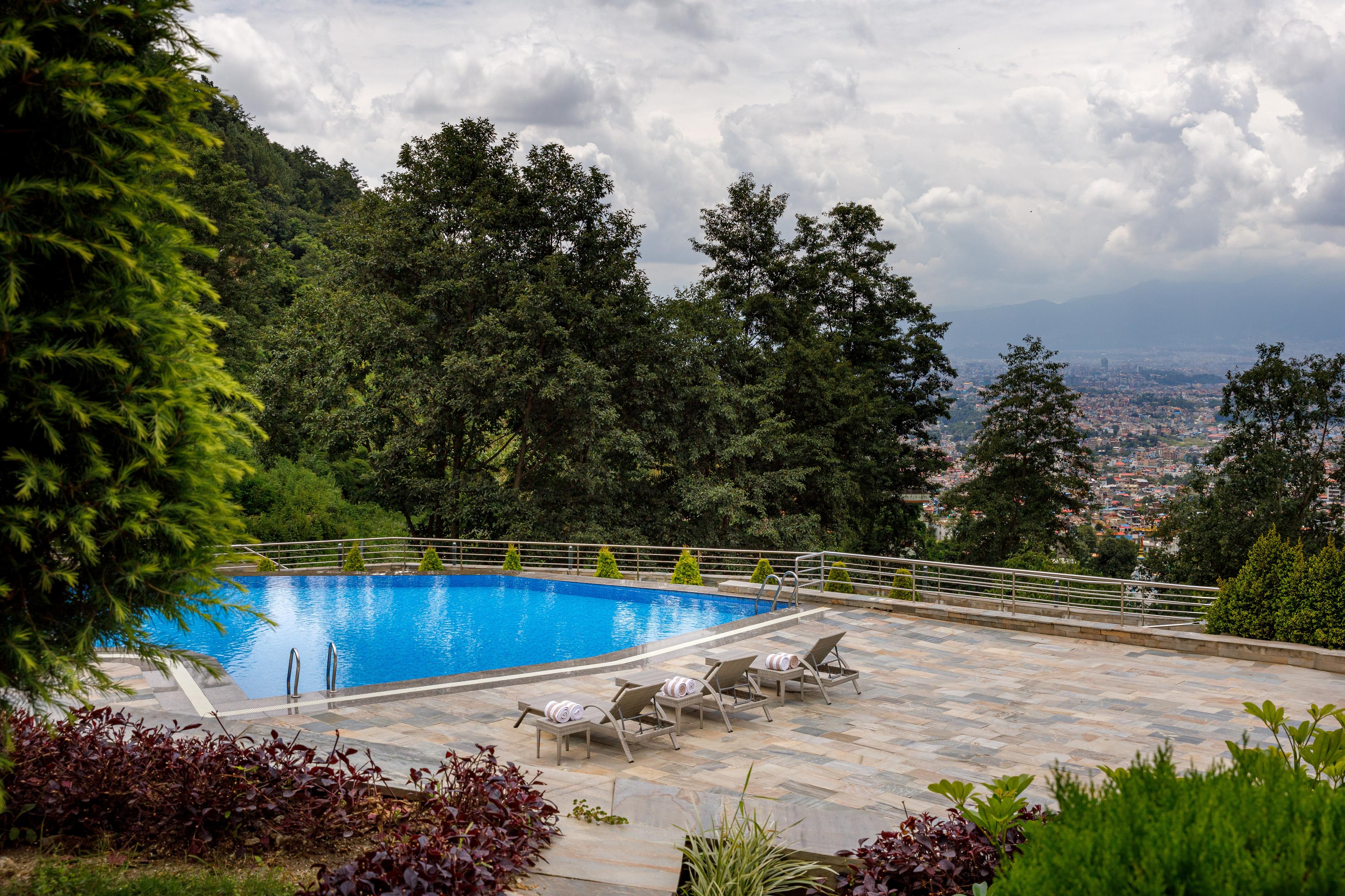 HOLIDAY INN RESORT BUDHANILKANTHA B