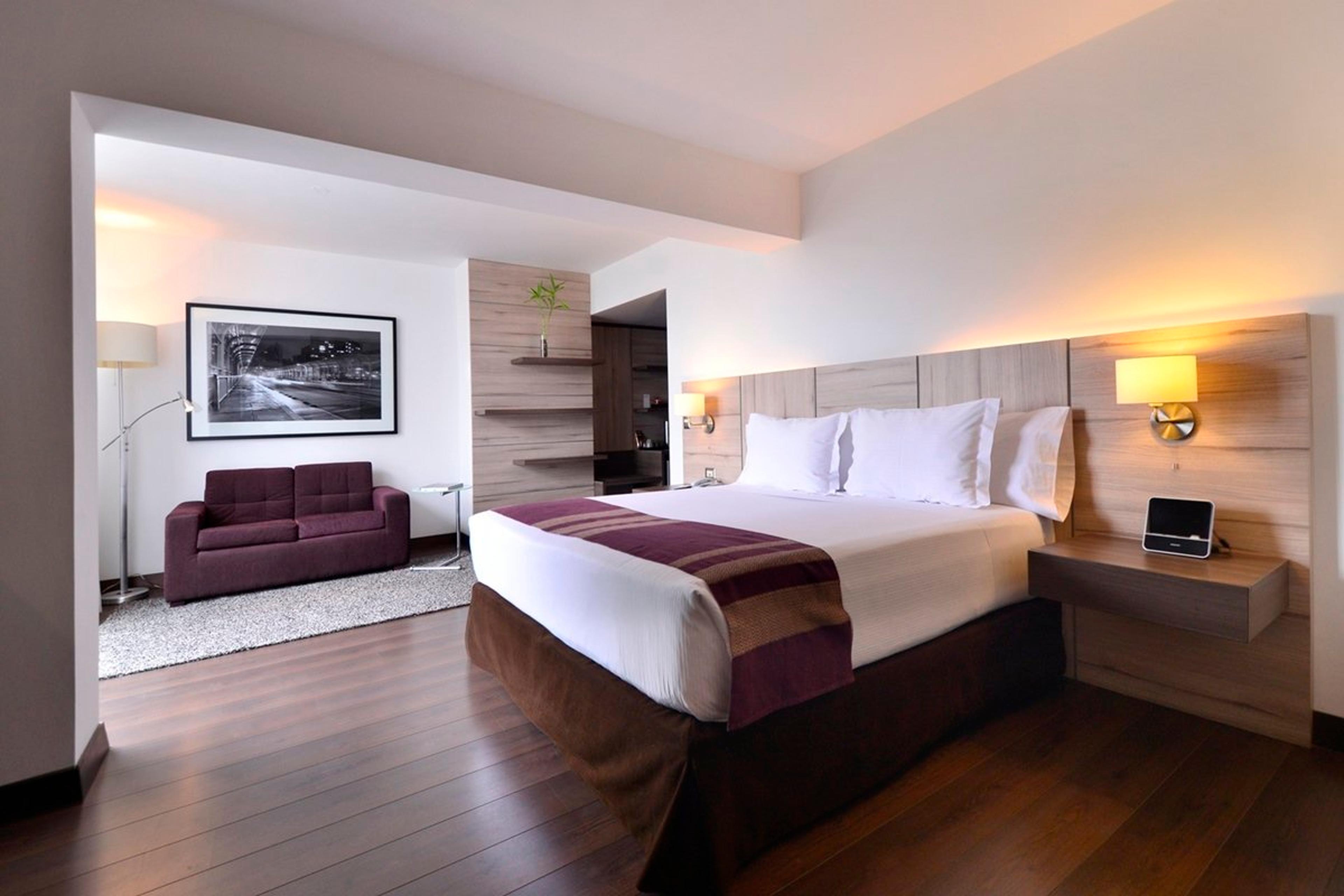 AKU HOTELS
