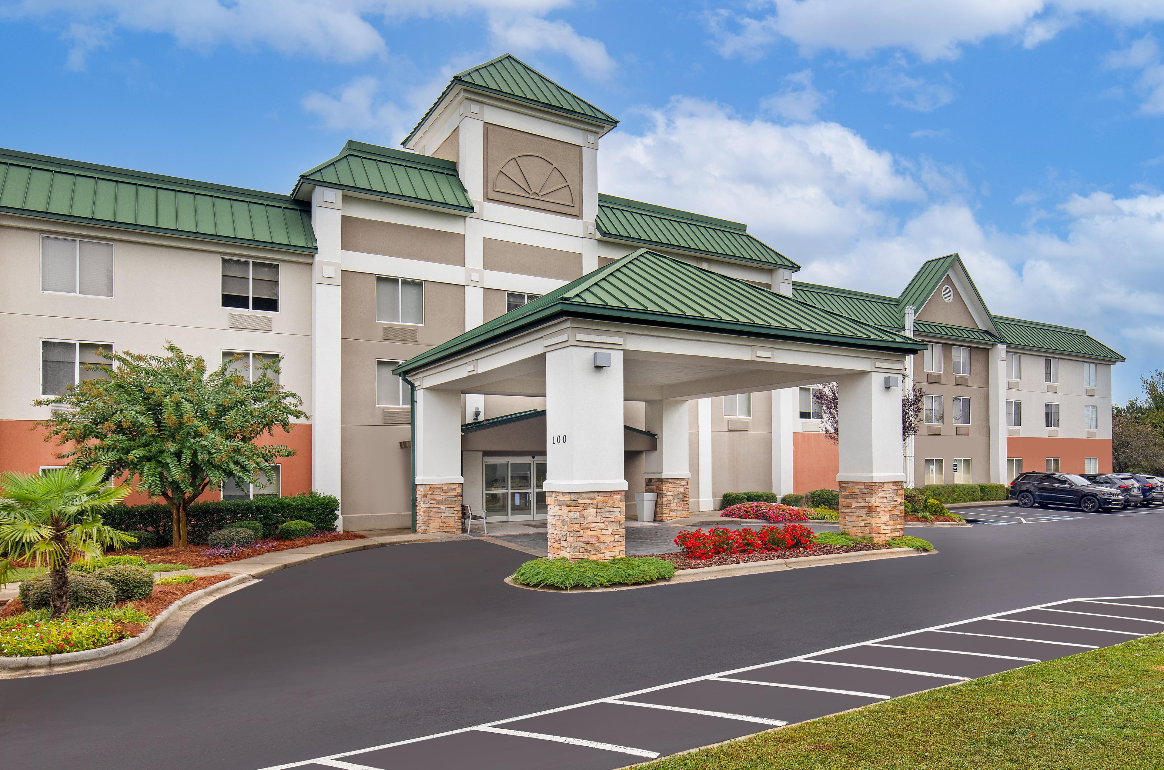 HOLIDAY INN EXP STES SHELBY EA BY I